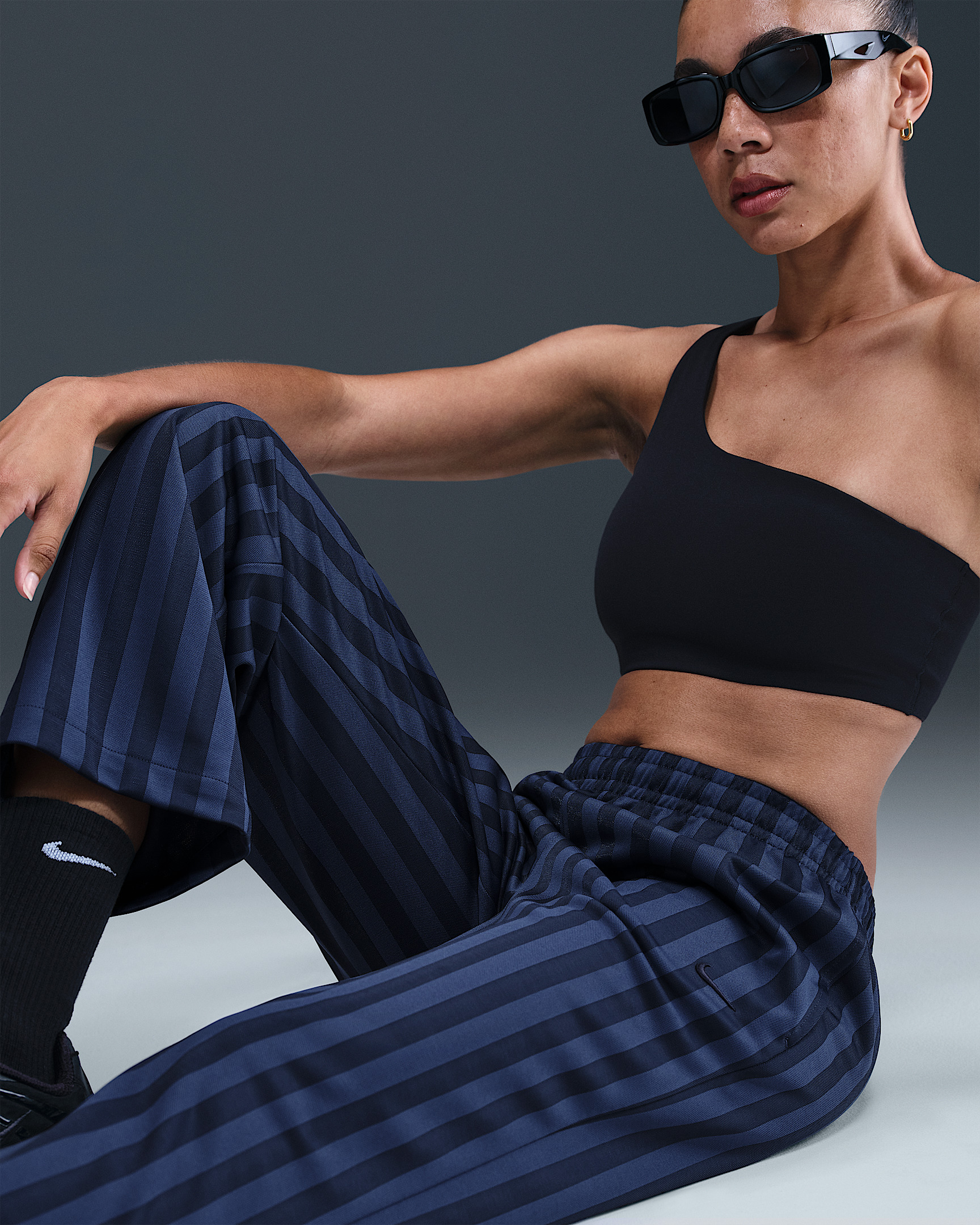 Nike Sportswear Women's Mid-Rise Loose Jacquard Striped Track Pants - 5