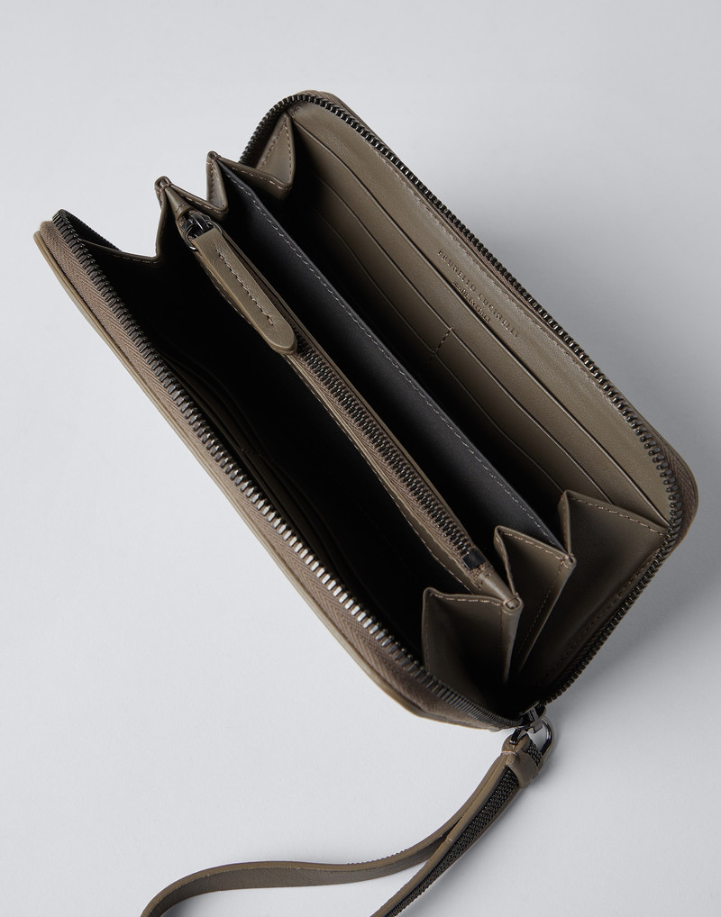 Matte calfskin wallet with precious zipper pull 5