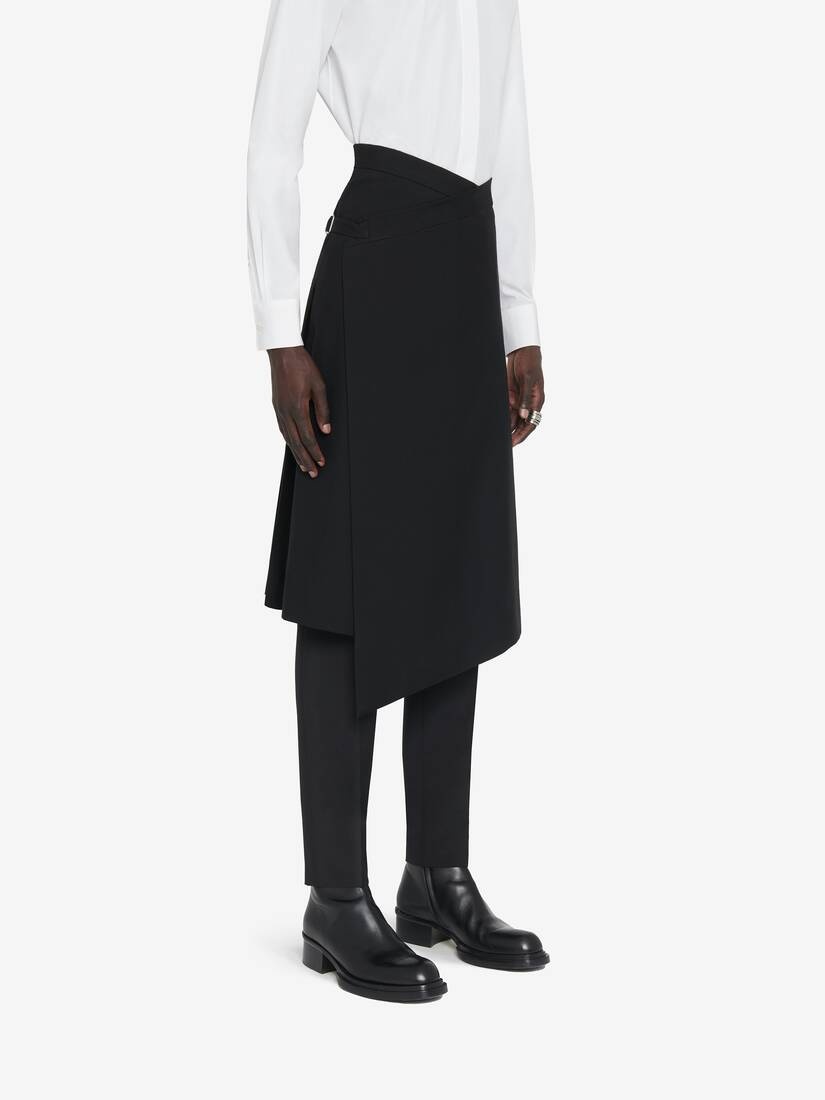 Dropped Hem Kilt in Black - 5