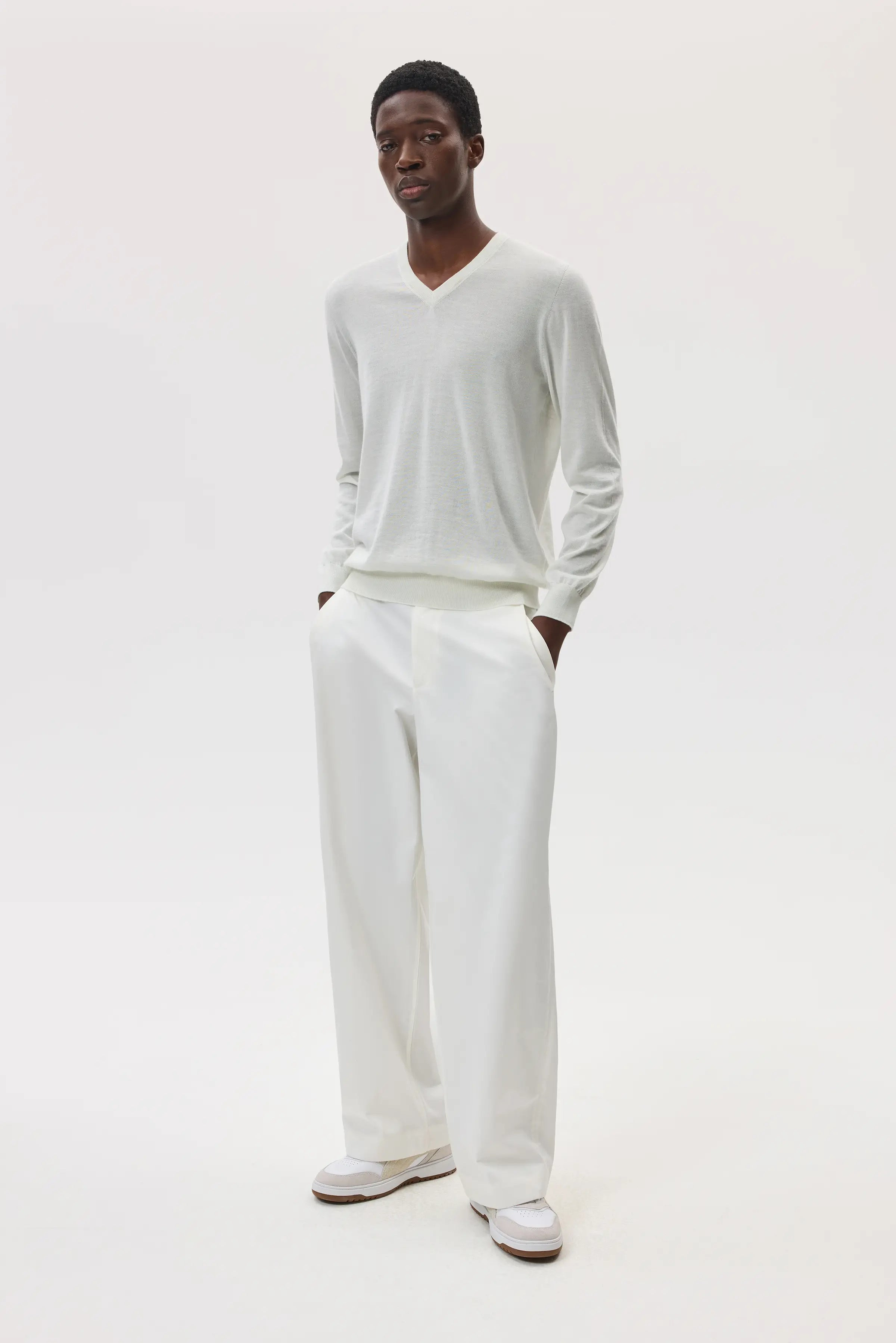 Superfine Cashmere V Neck - 4