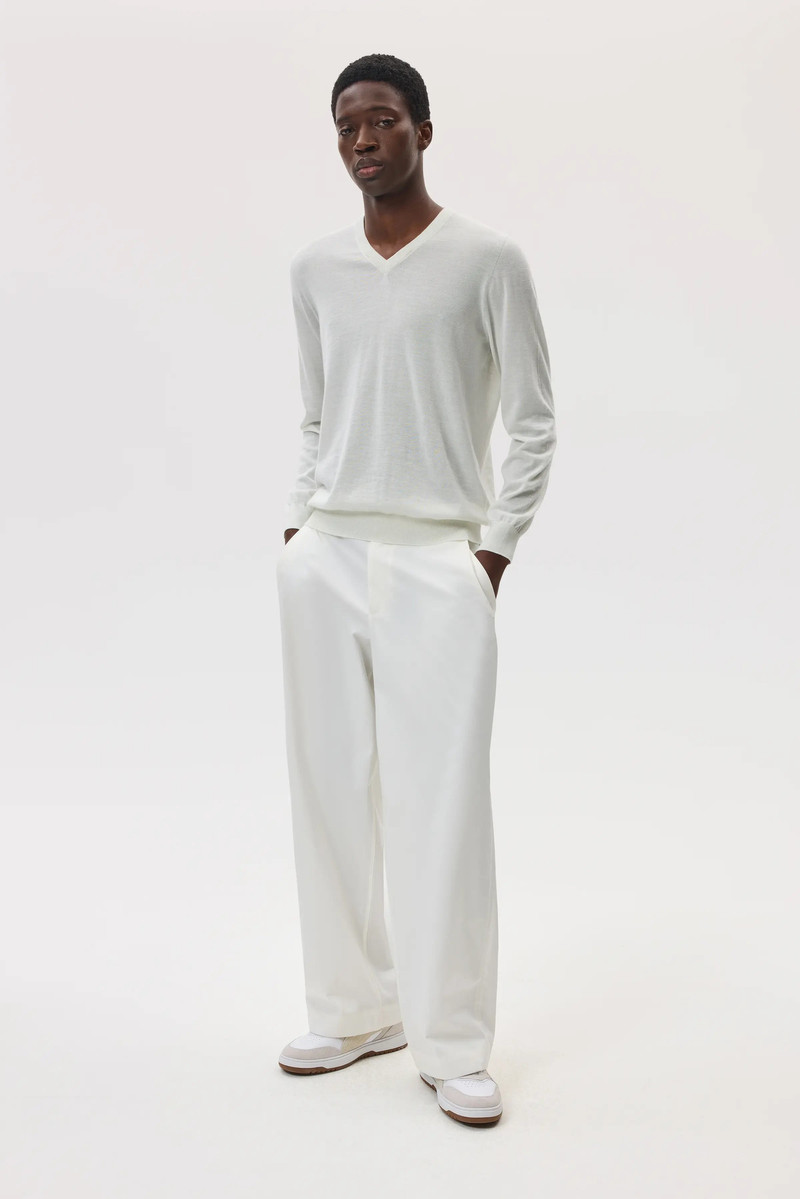 Superfine Cashmere V Neck 4