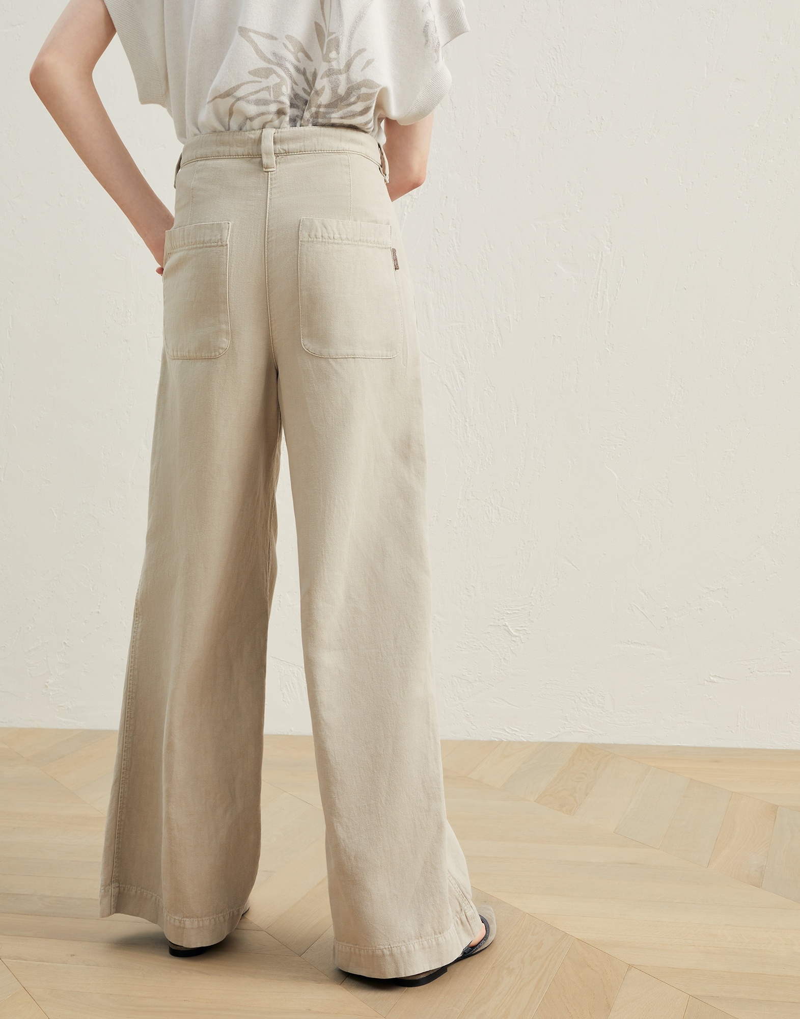 Garment-dyed wide trousers in cotton and linen cover with shiny tab - 2