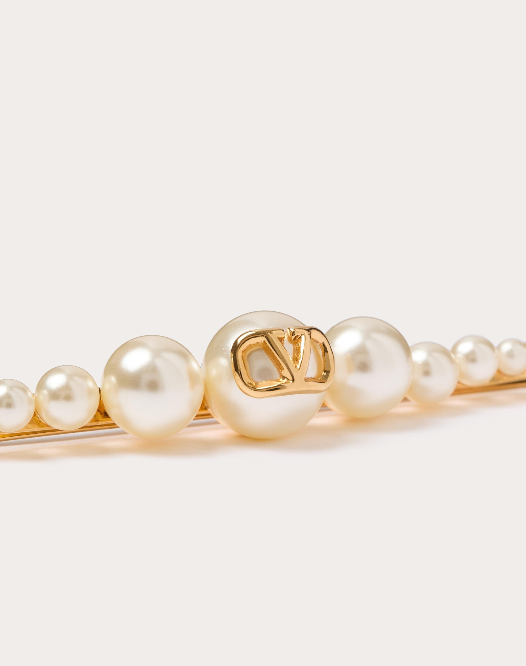 VLOGO SIGNATURE METAL AND PEARL HAIR CLIP - 2