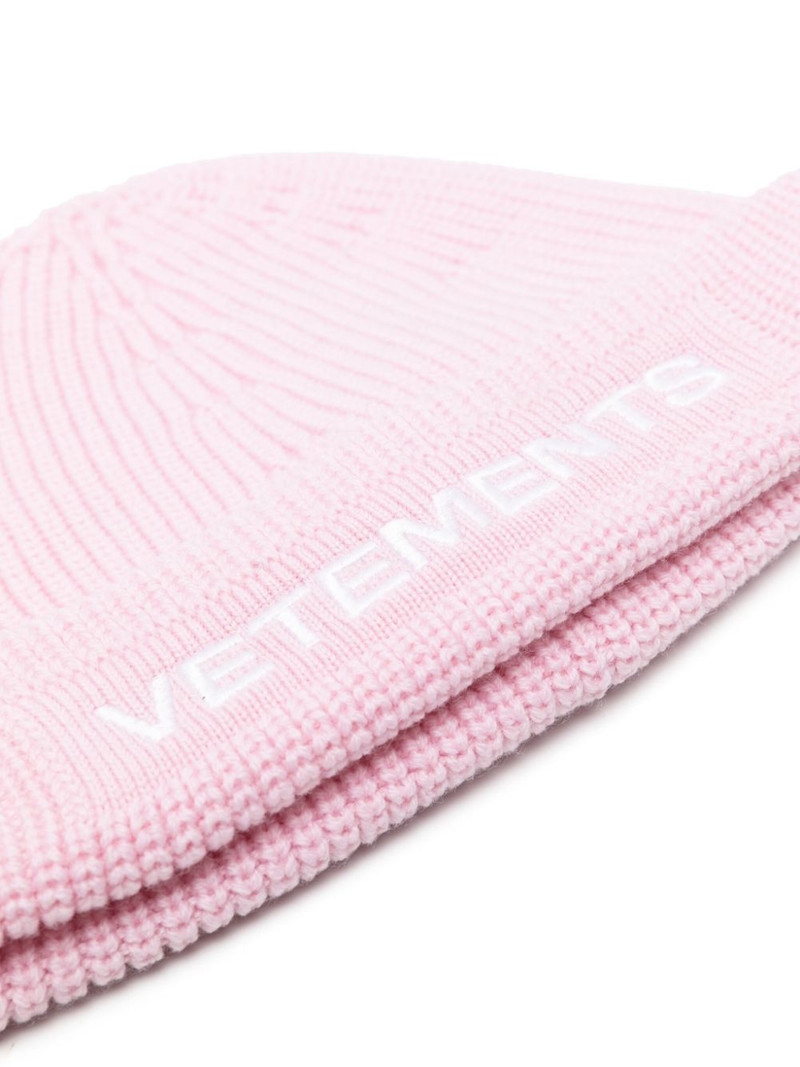 VETEMENTS logo-embroidered merino beanie outlook
