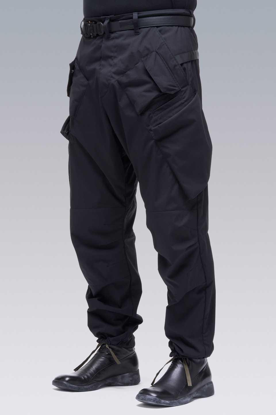 ACRONYM P24A-E Encapsulated Nylon Articulated BDU Trouser Black ...