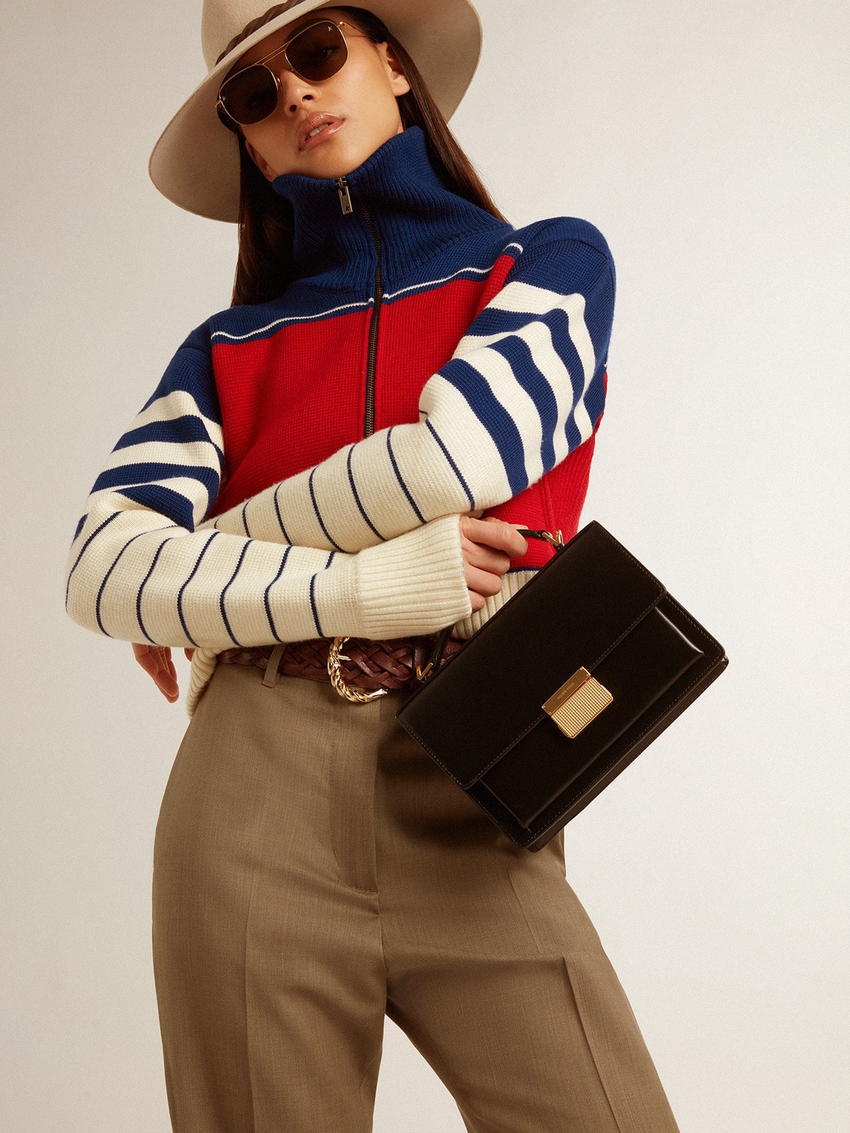 Venezia Bag in black boarded leather with gold details - 3
