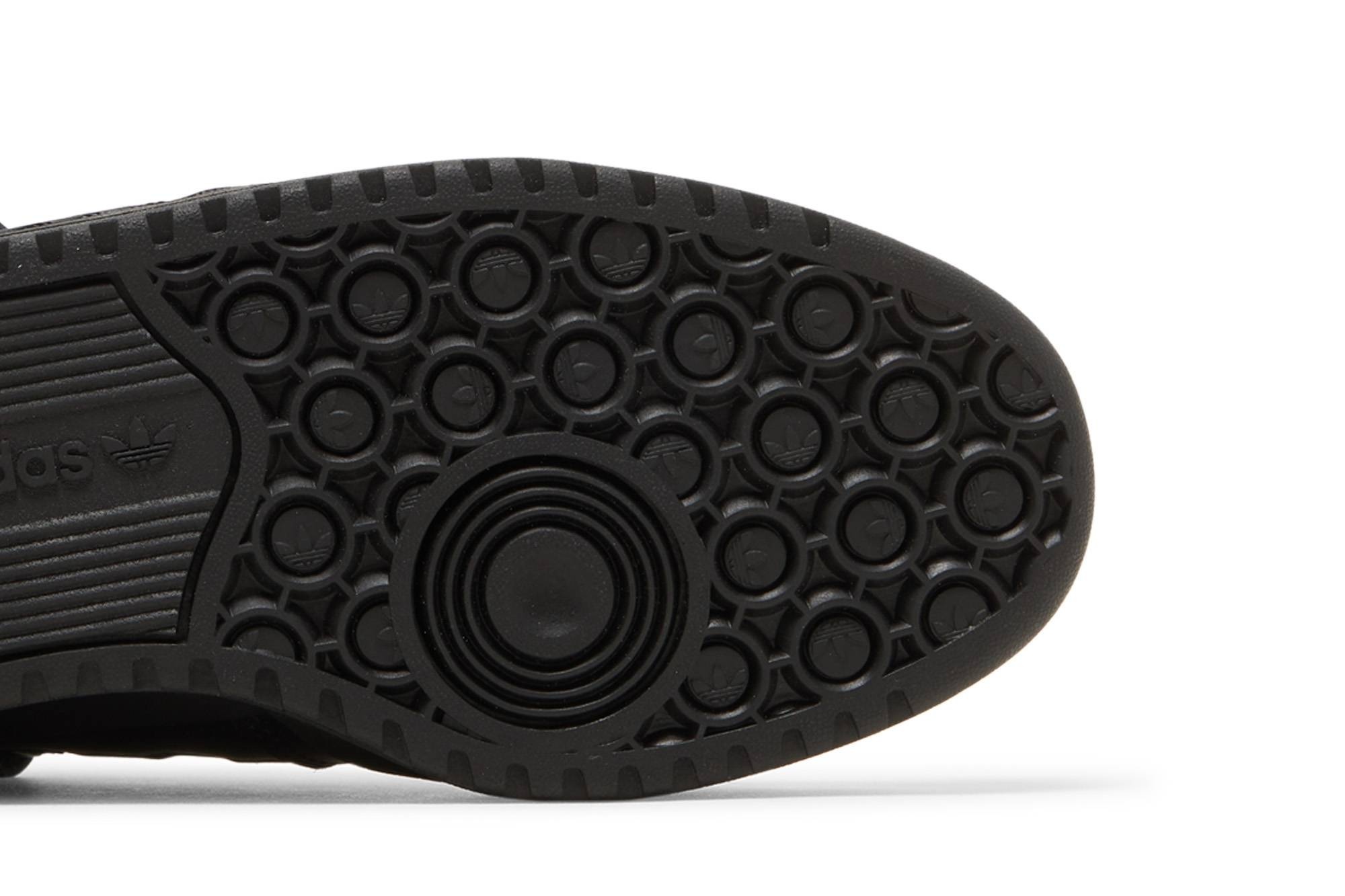 Forum Low 'Triple Black' - 5