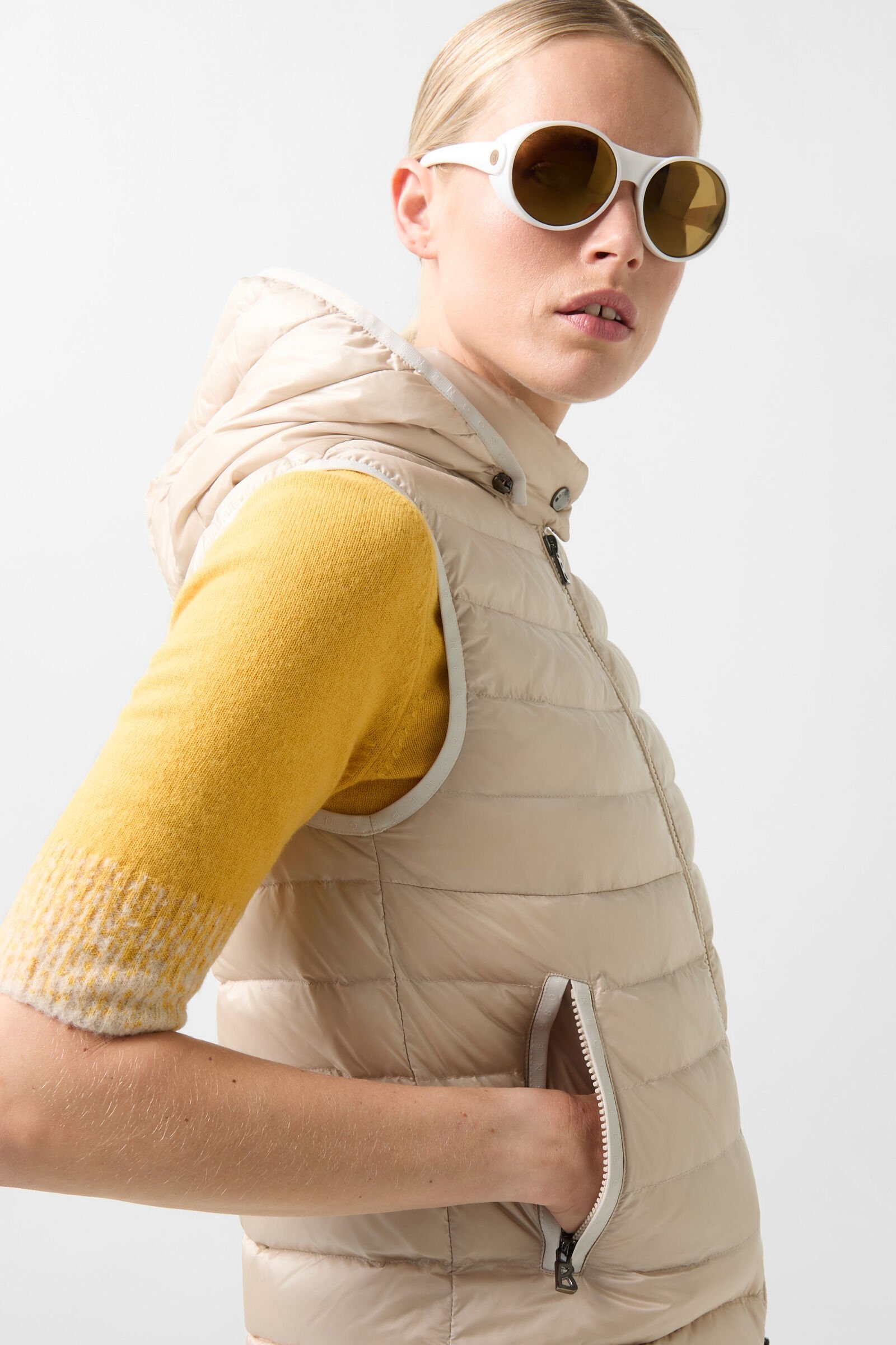 Tayra Lightweight down vest in Sand - 7
