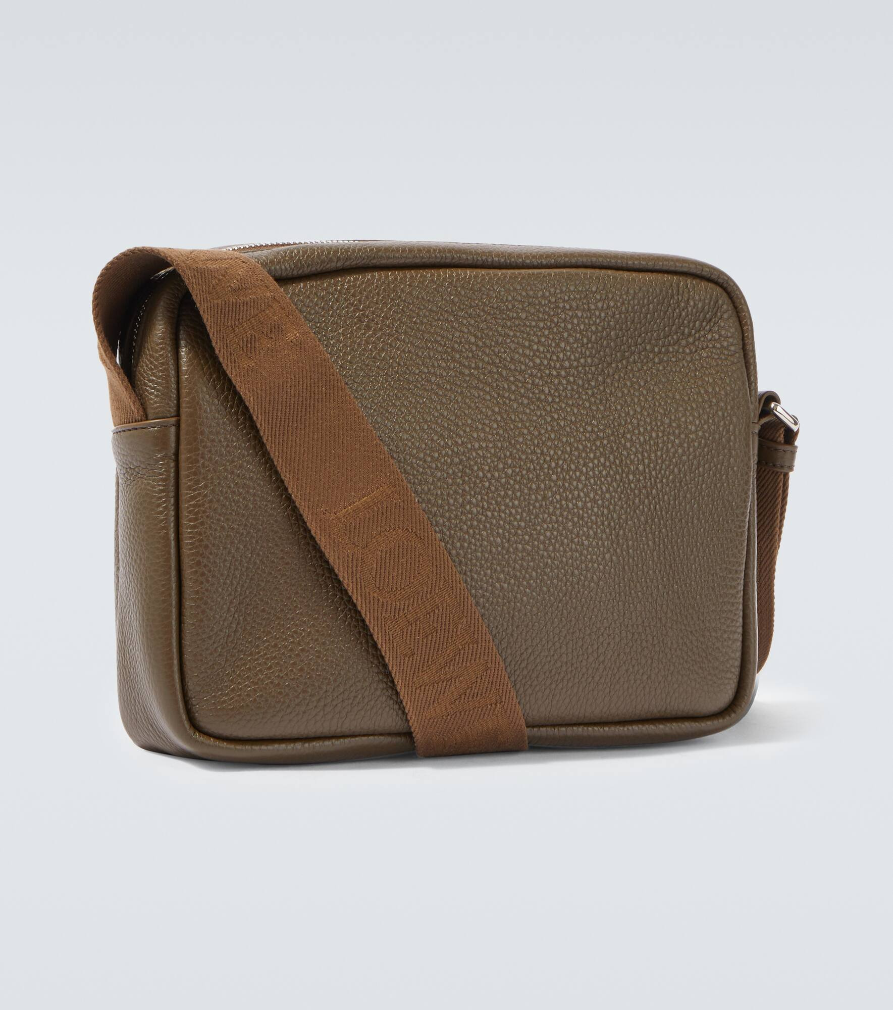 Pebble Medium leather messenger bag - 5