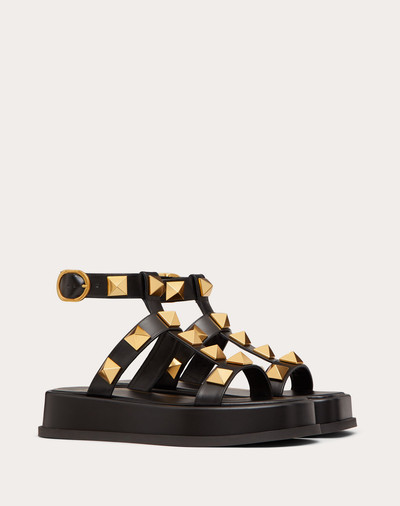 Valentino ROMAN STUD CALFSKIN FLATFORM SANDAL 40MM outlook