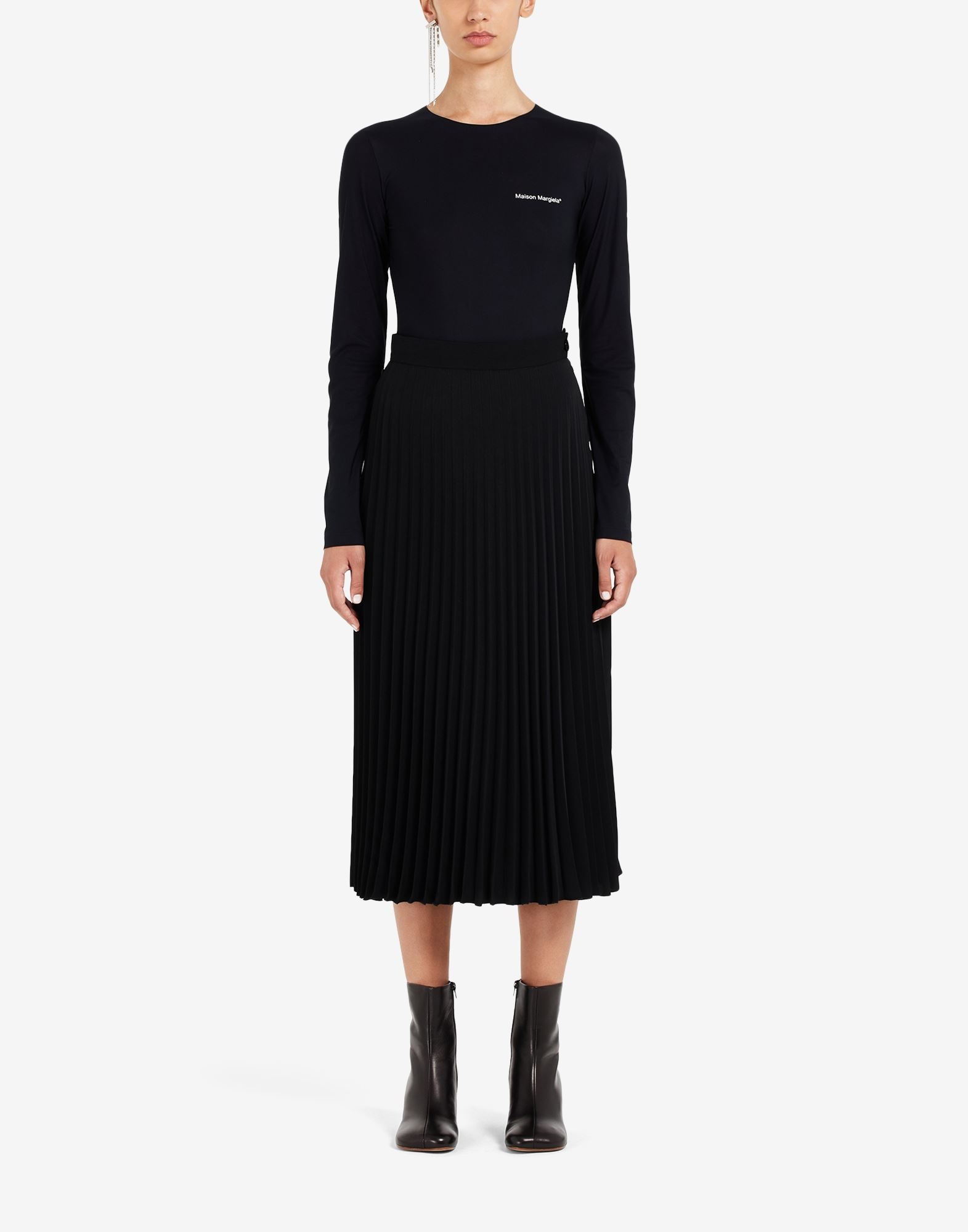 【関税＆送料込み】Mm6 Maison Margiela Pleated Skirt Layered Pleated Long Skirt in Black | MM6 | Covet + Lou