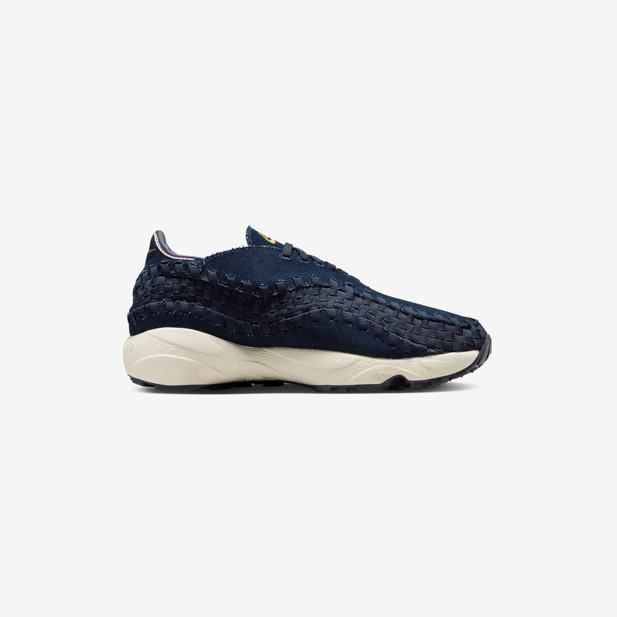 Wmns Air Footscape Woven - 6