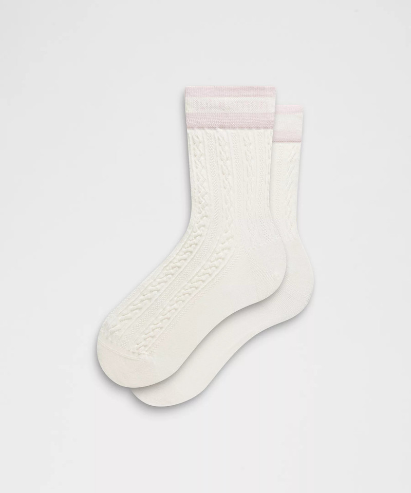 Unisex Cable-Knit Quarter Socks 1
