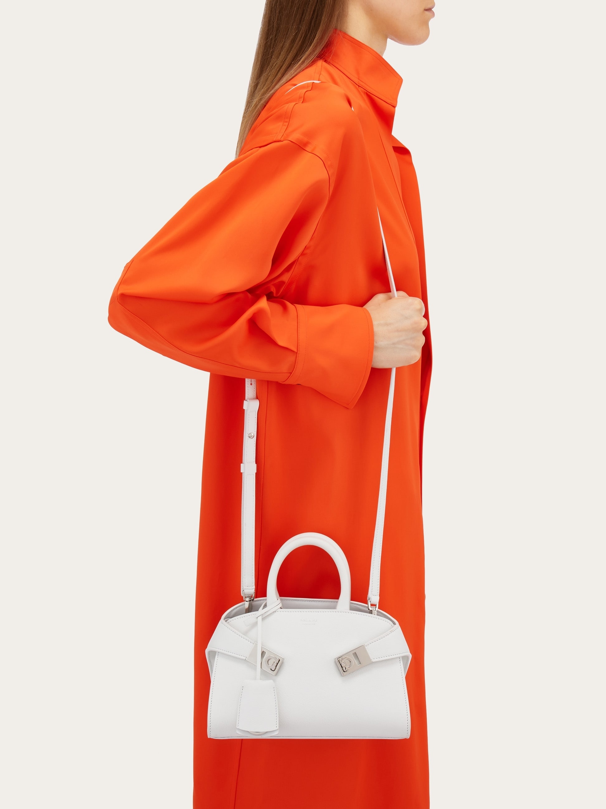 【SALVATORE FERRAGAMO】HUG MINI BAG Hug mini crossbody bag - Women | Ferragamo
