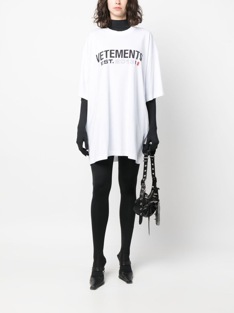 VETEMENTS logo-print cotton T-shirt outlook
