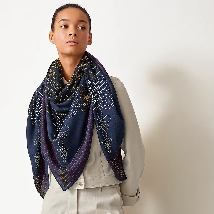 Brandebourgs Points embroidered giant scarf - 3