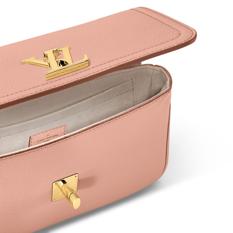 LockMe Chain Bag East West 4