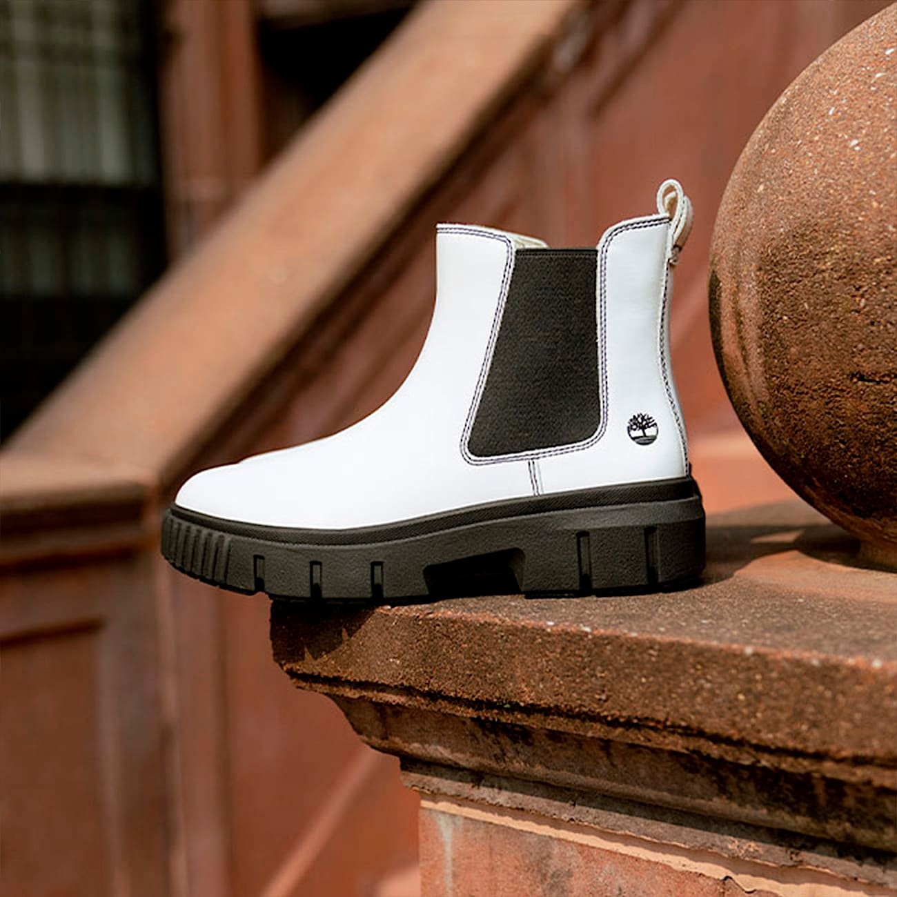 Women's Greyfield Chelsea Boot - 2