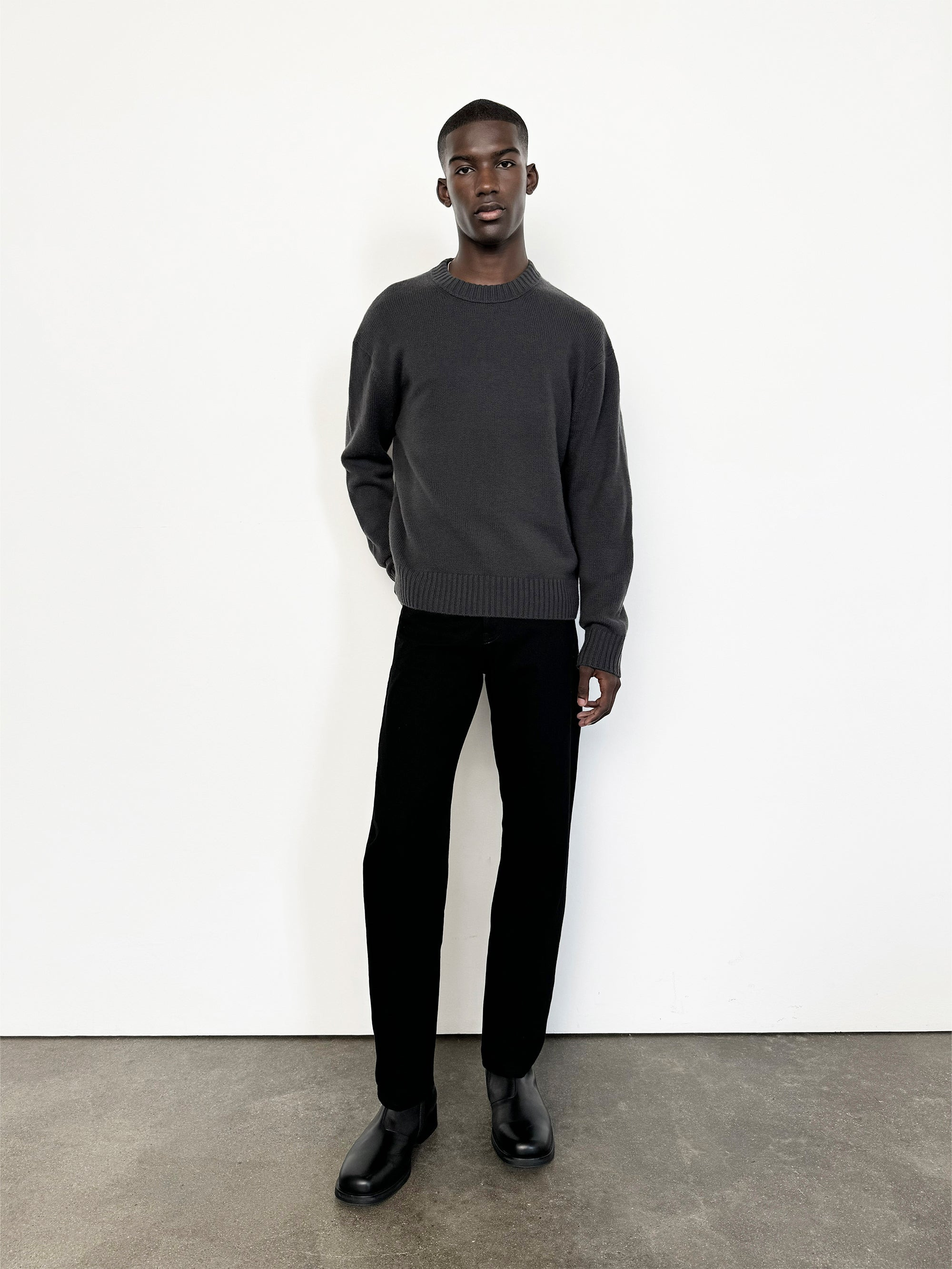 Cashmere Crewneck Sweater in Dark Grey - 6