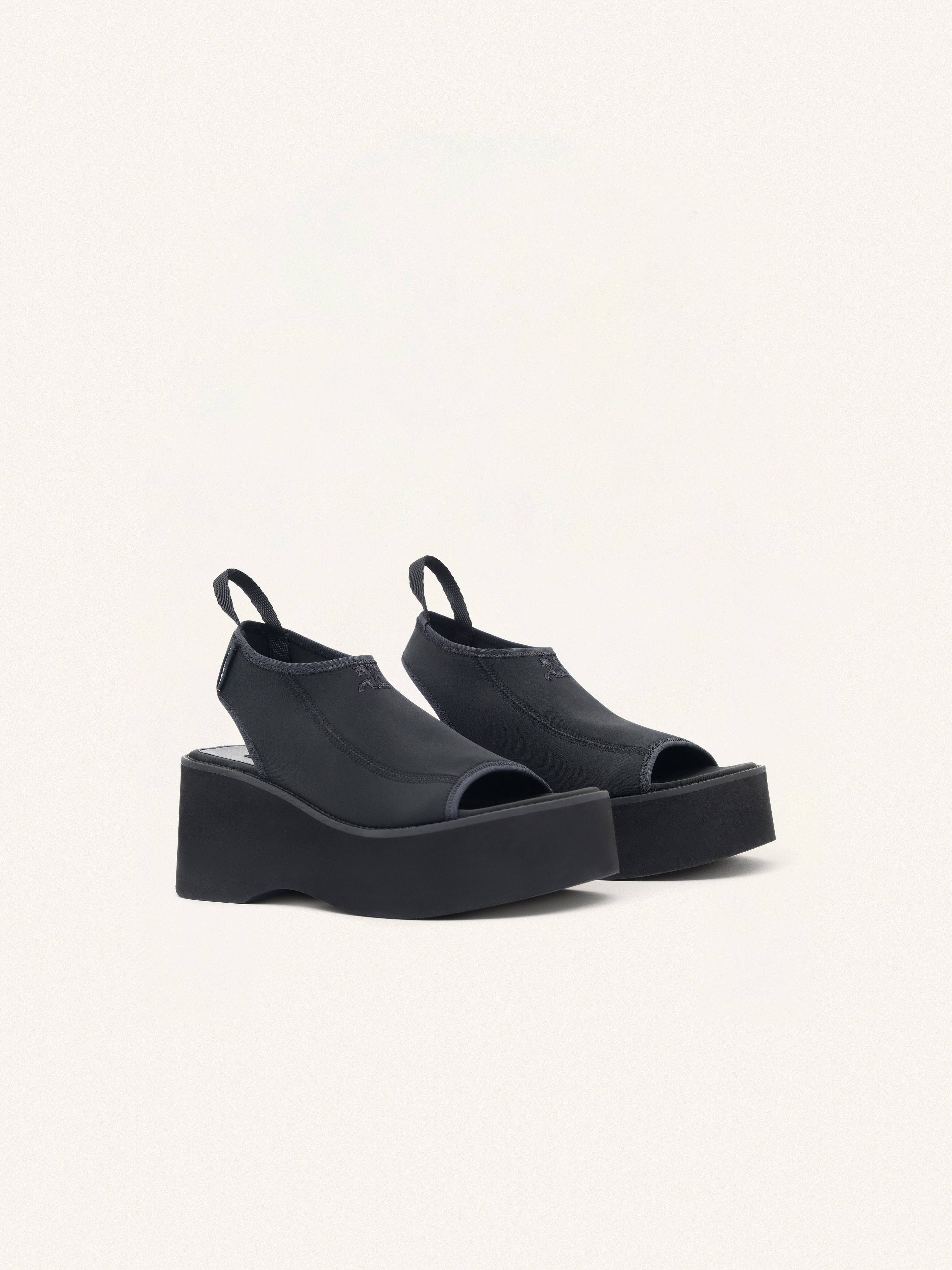 BLACKPINK ジス着用 Courreges  SCUBA WAVE SANDALS BLACKPINK ジス着用 Courreges SCUBA WAVE SANDALS (Courreges