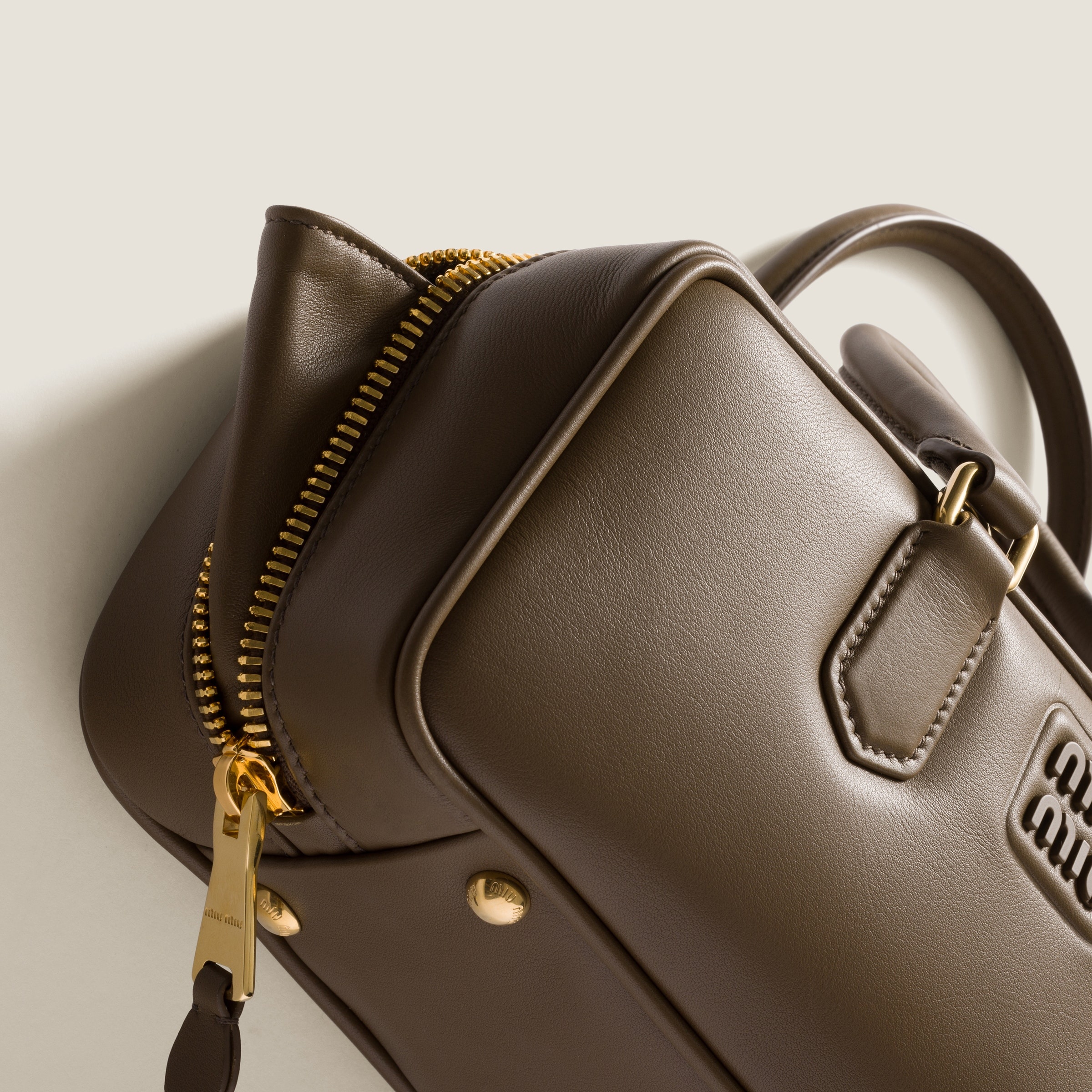【直営・関税送料込】Arcadie leather hand 【直営・関税送料込】Arcadie hand leather