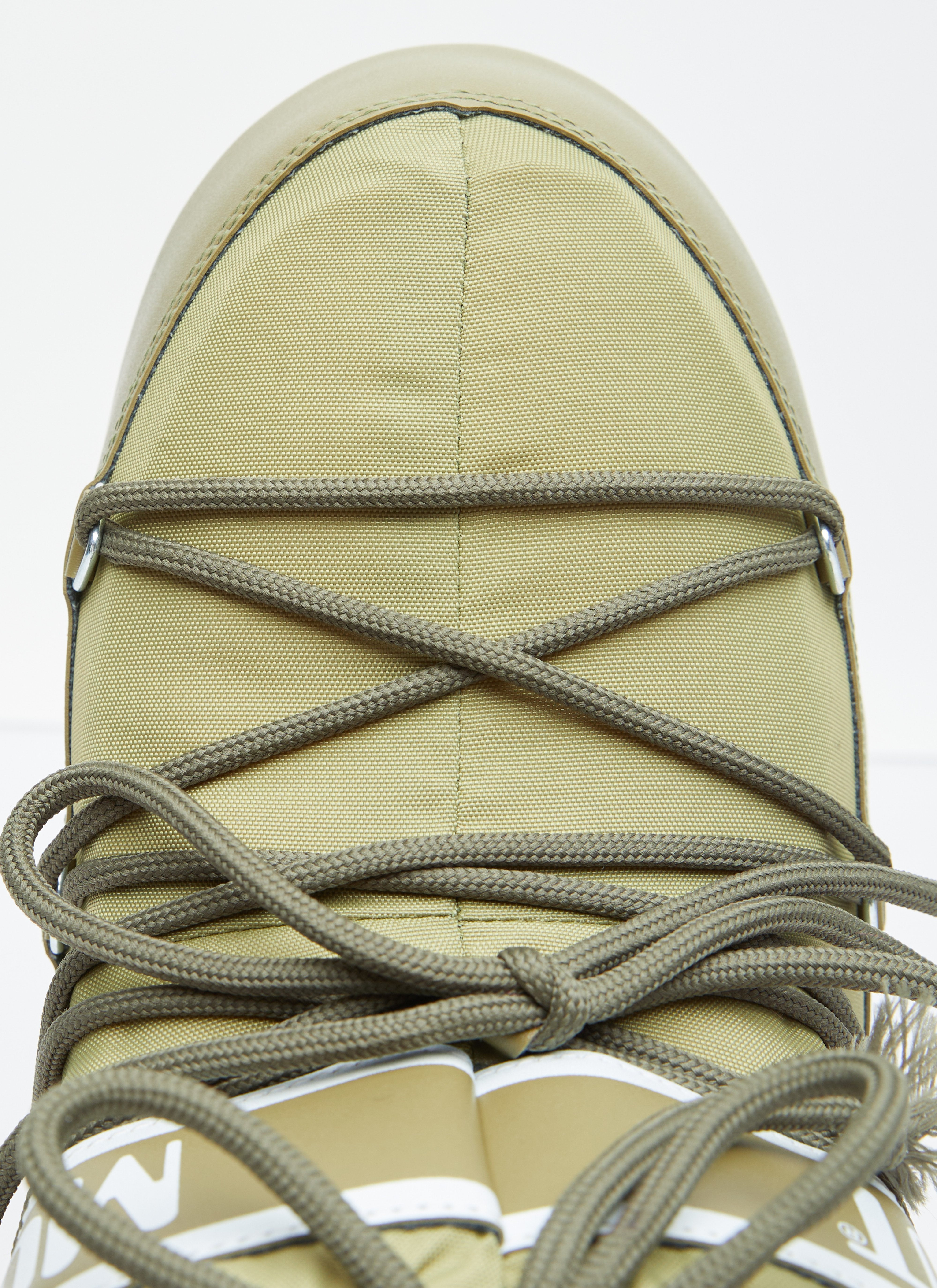 Moon Boot Men Classic Snow Boots - 6