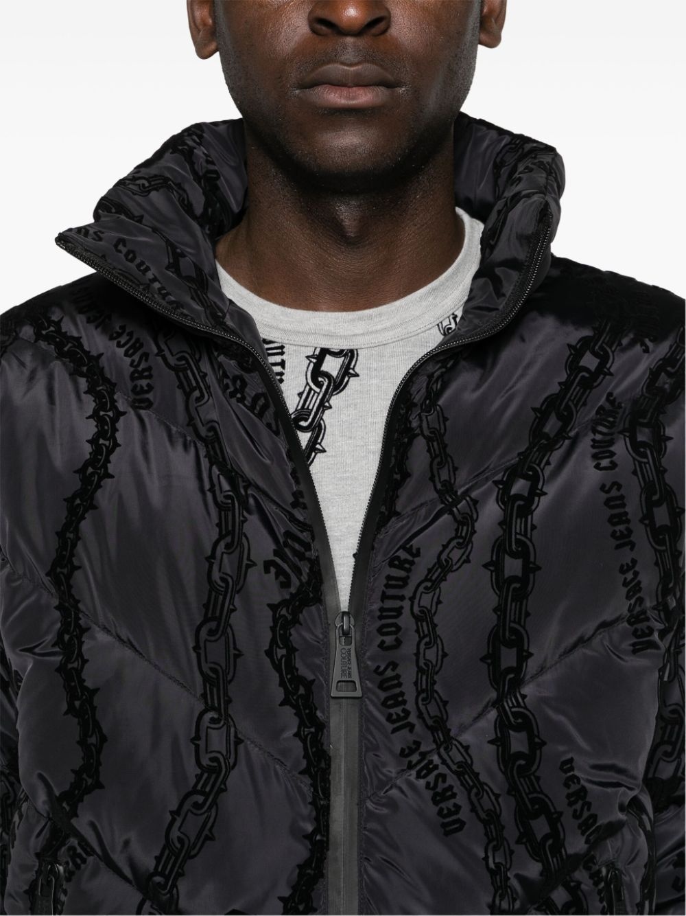 flocked-print quilted puffer jacket - 5