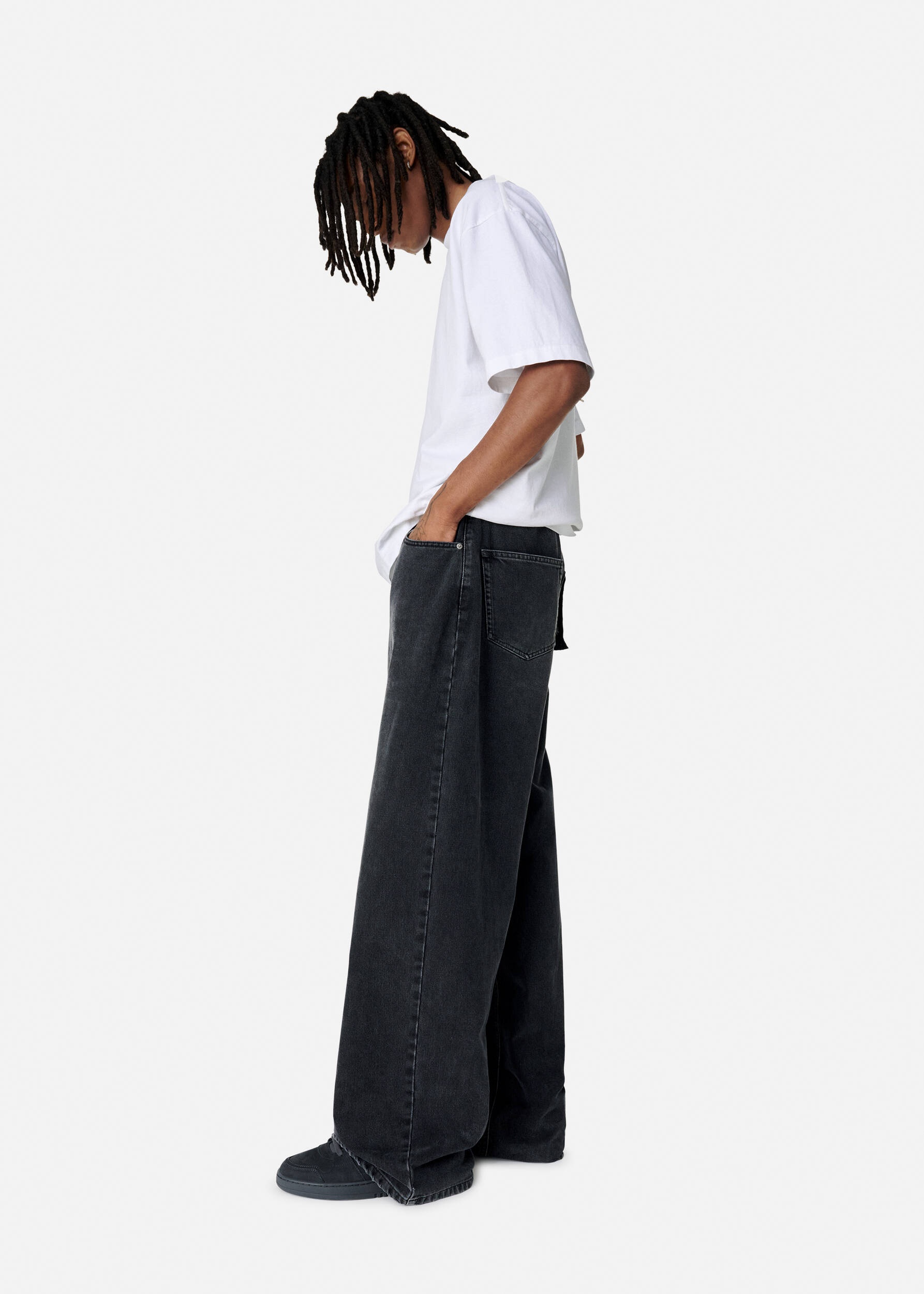 Embroidered Relaxed Jeans - 6