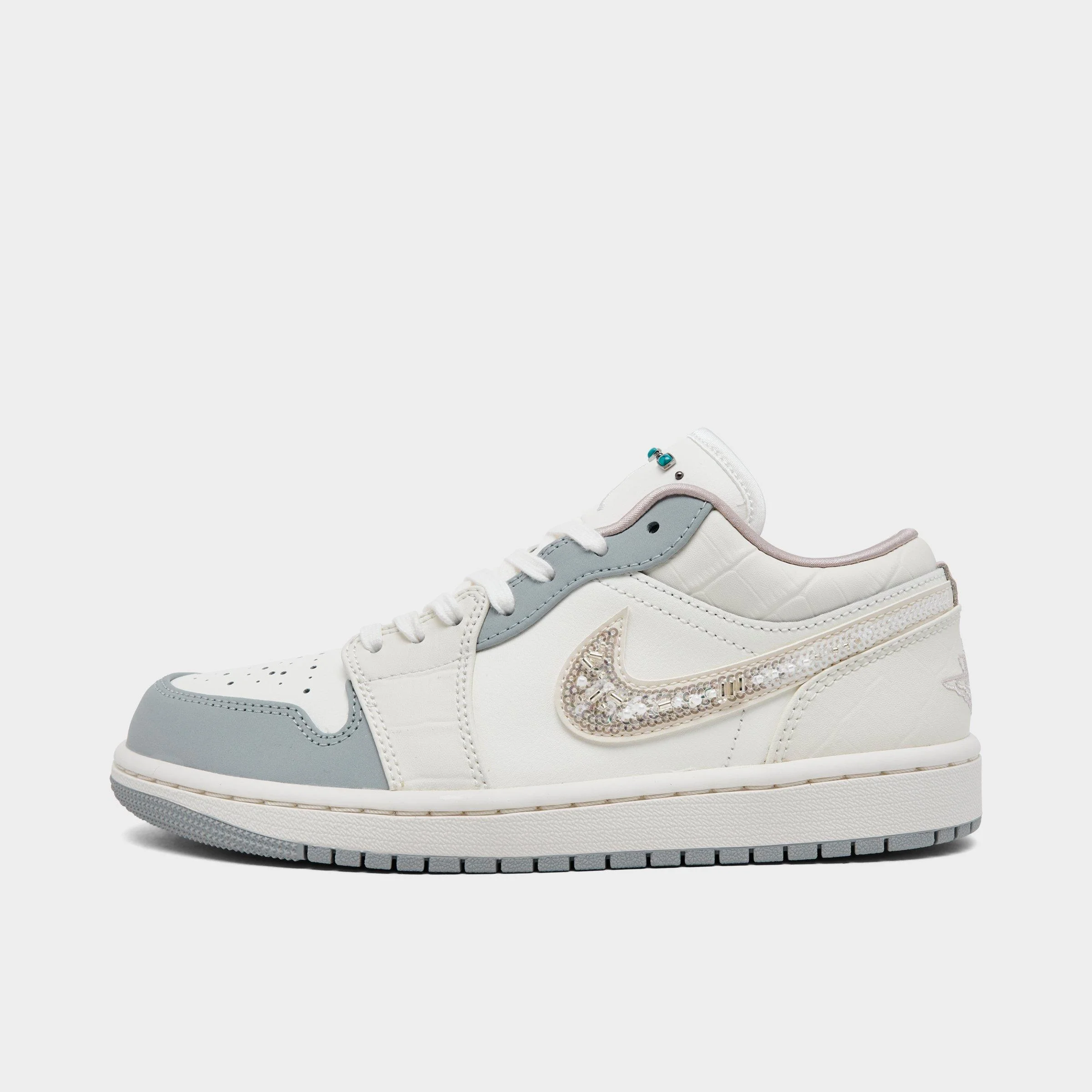 Women's Air Jordan 1 Low SE Casual Shoes - 1