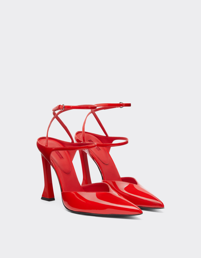 Pump shoe in coated leather 3