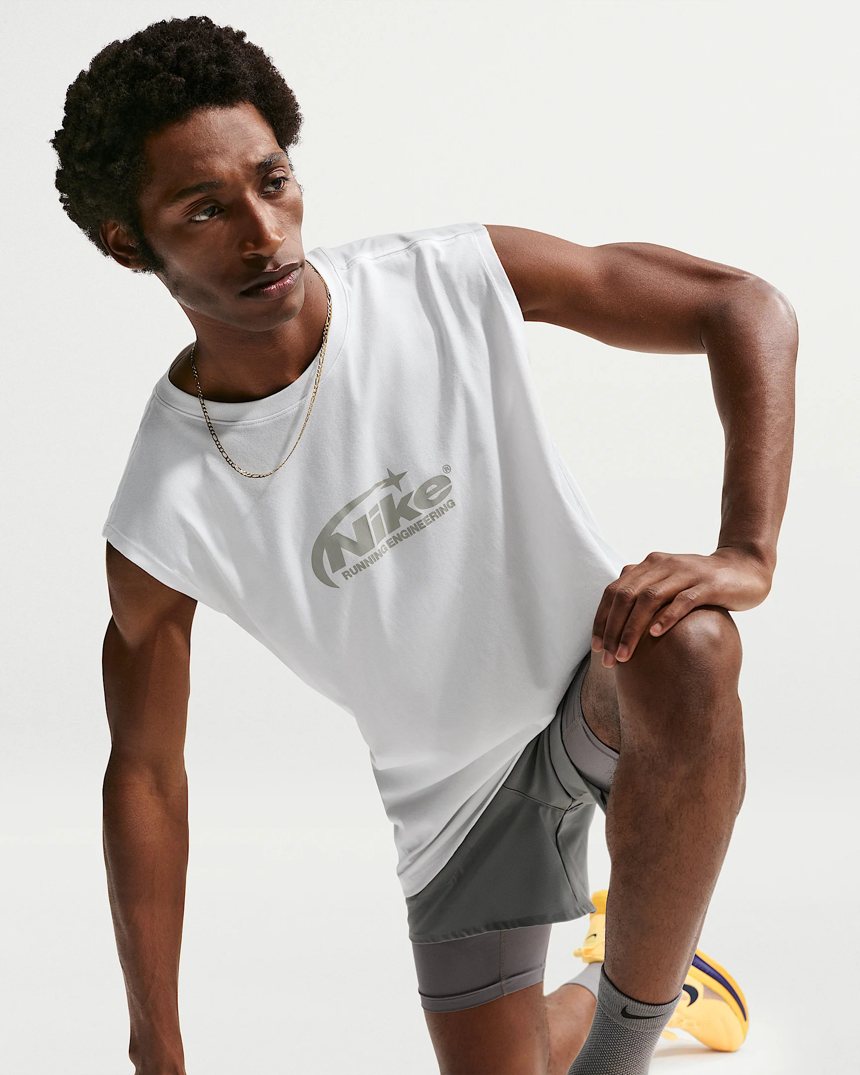 Nike Men's Dri-FIT Sleeveless Running T-Shirt - 1