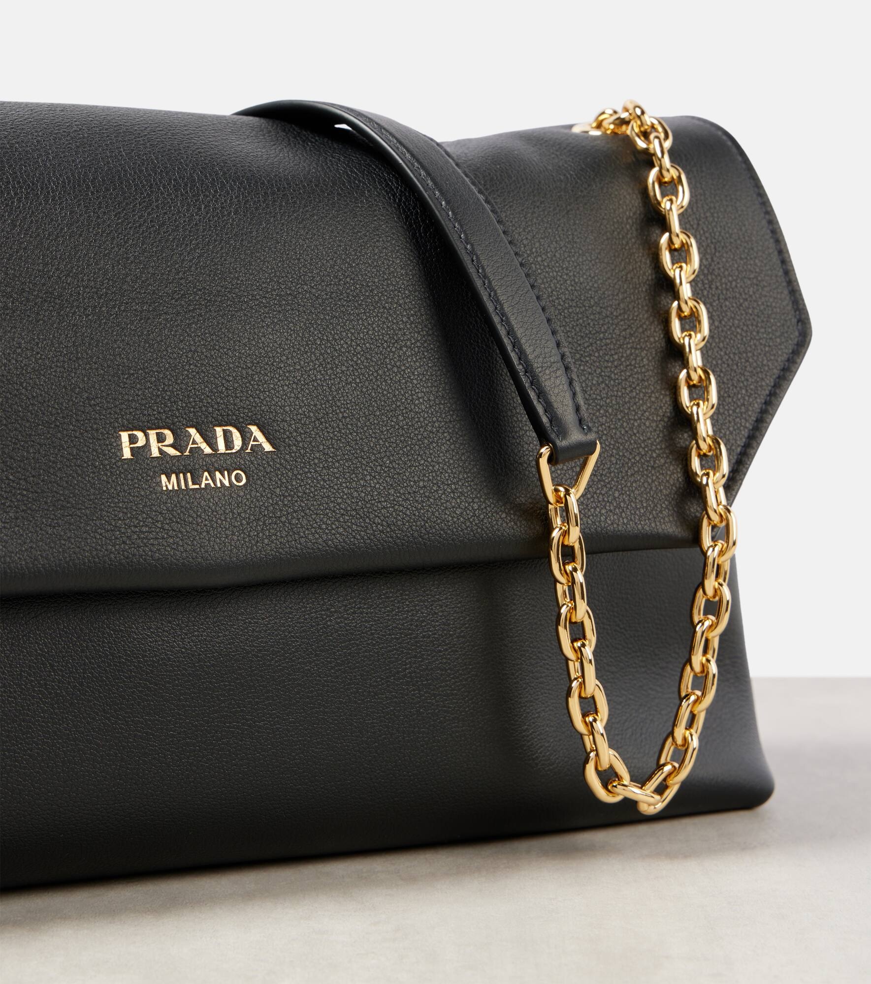 Medium leather shoulder bag - 6