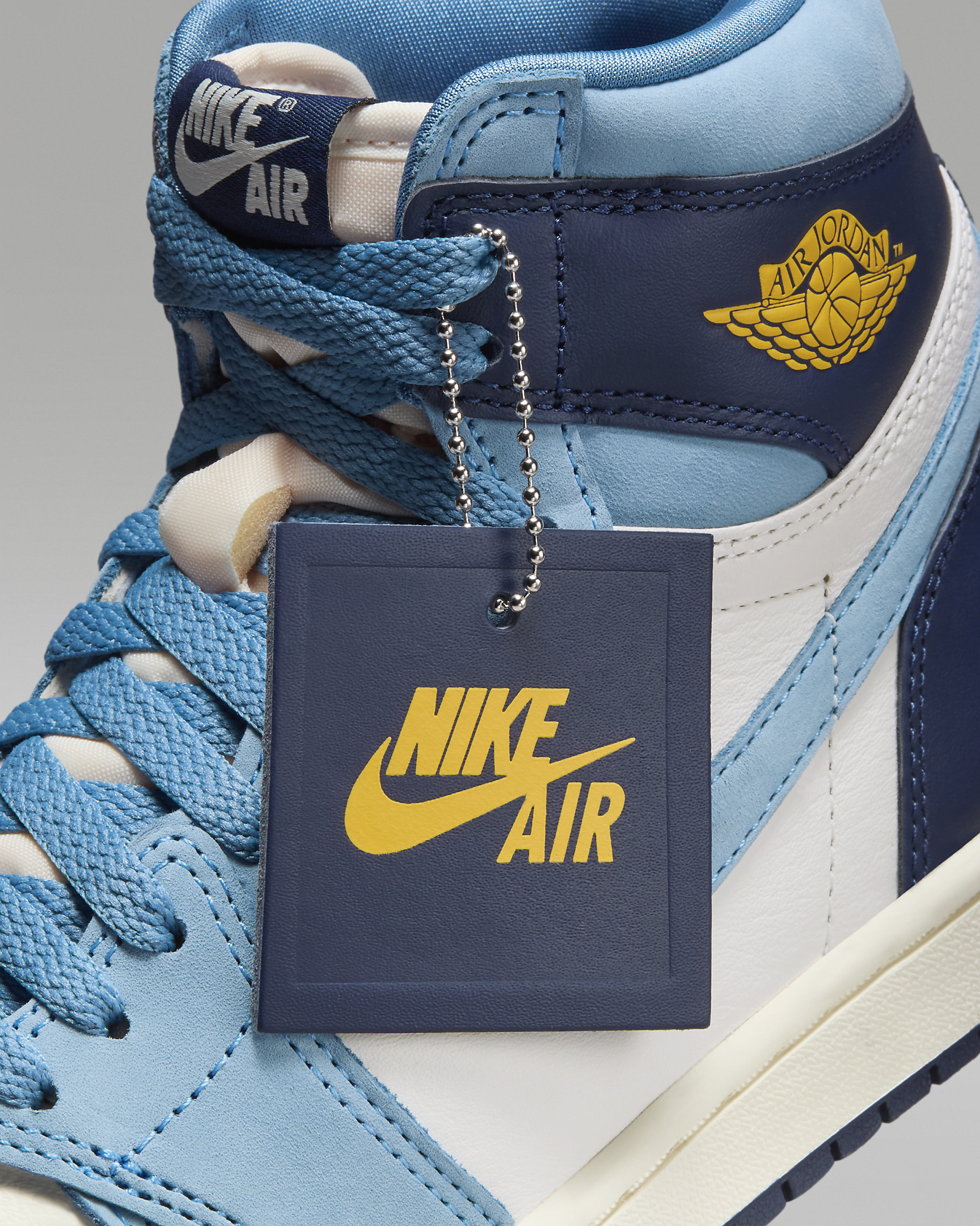 スニーカー Nike Air Jordan 1 Retro High OG First In Flight Women's Shoe Women's Air Jordan 1 Retro High OG 