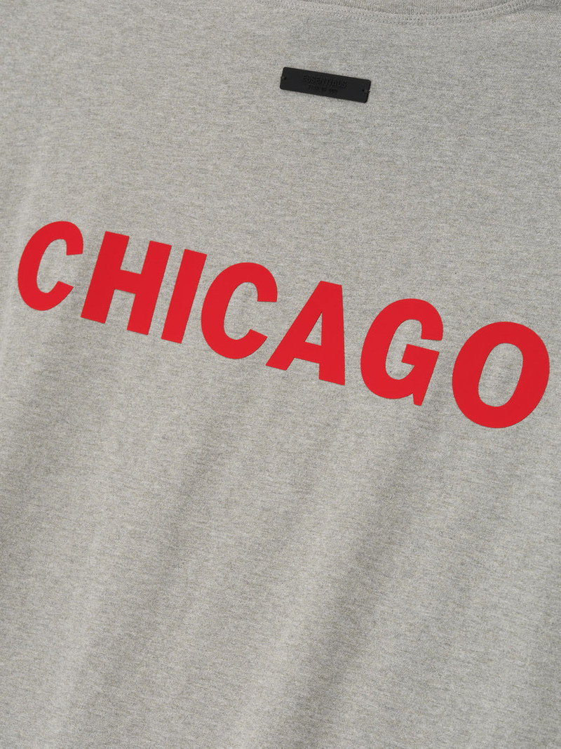 ESSENTIALS Cubs 90s Tee outlook