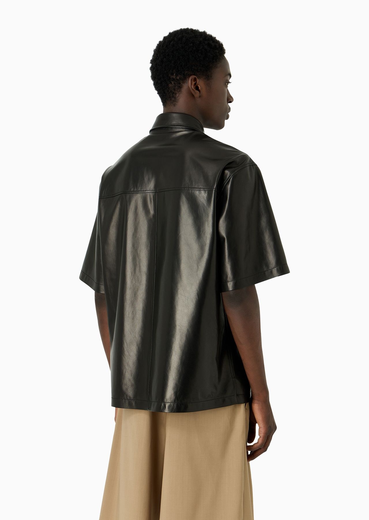 Short-sleeved shirt in partially vegetable-tanned plonge lamb nappa leather - 3