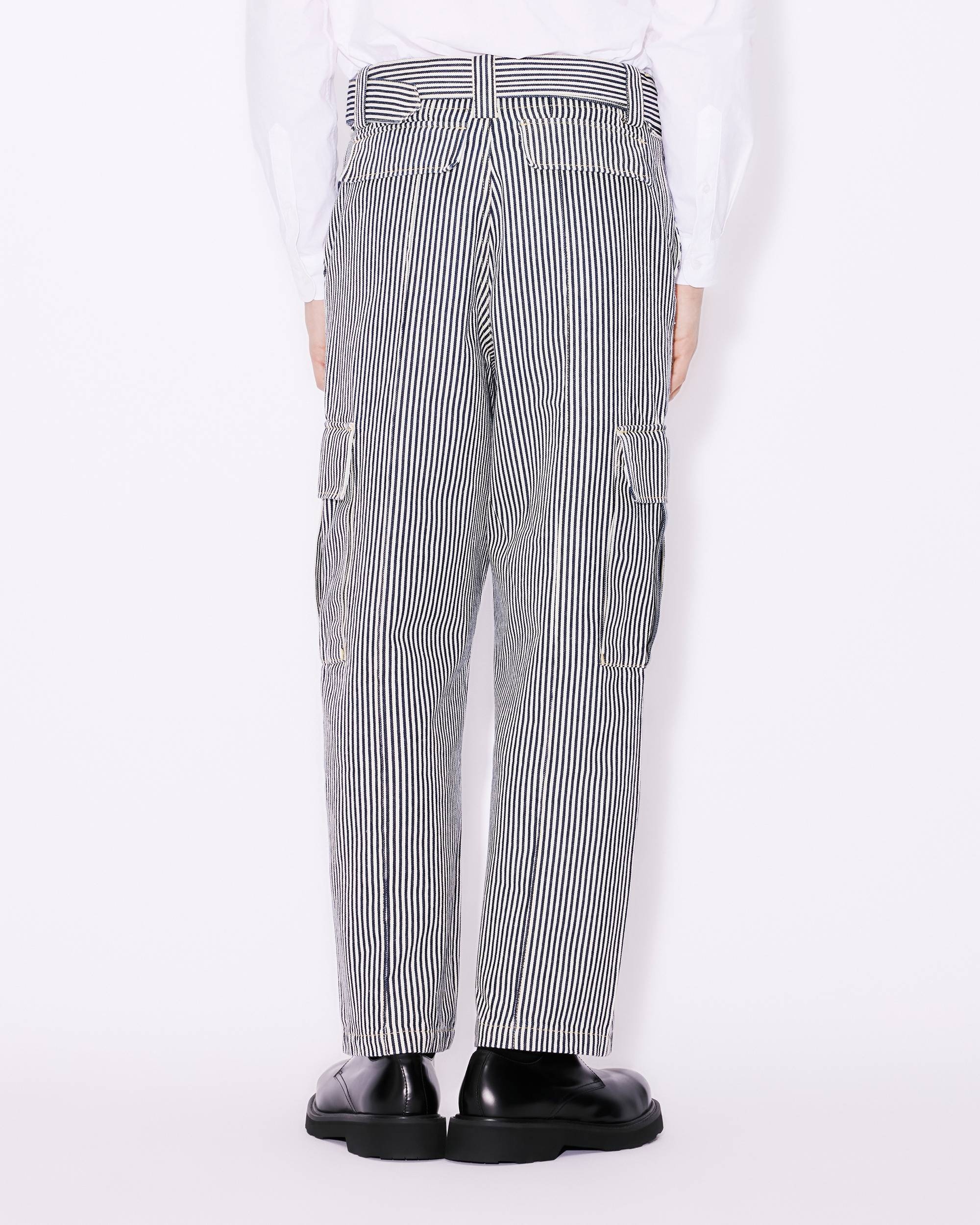 Striped straight-cut genderless cargo jeans - 4