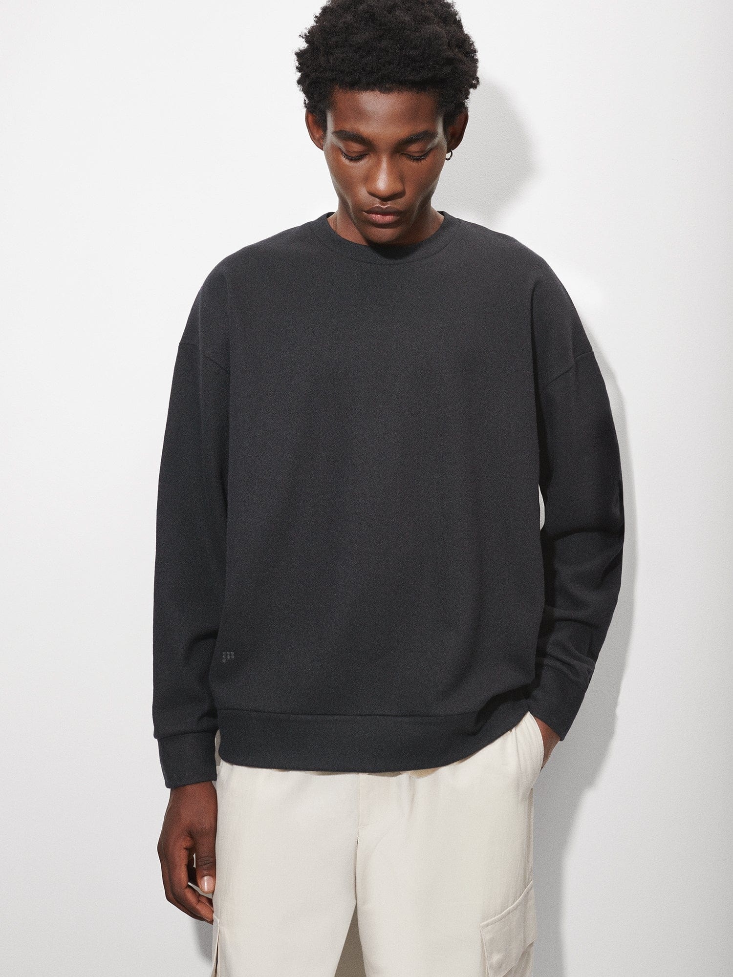 Mens Recycled Wool Jersey Oversized Sweater - Black - 2