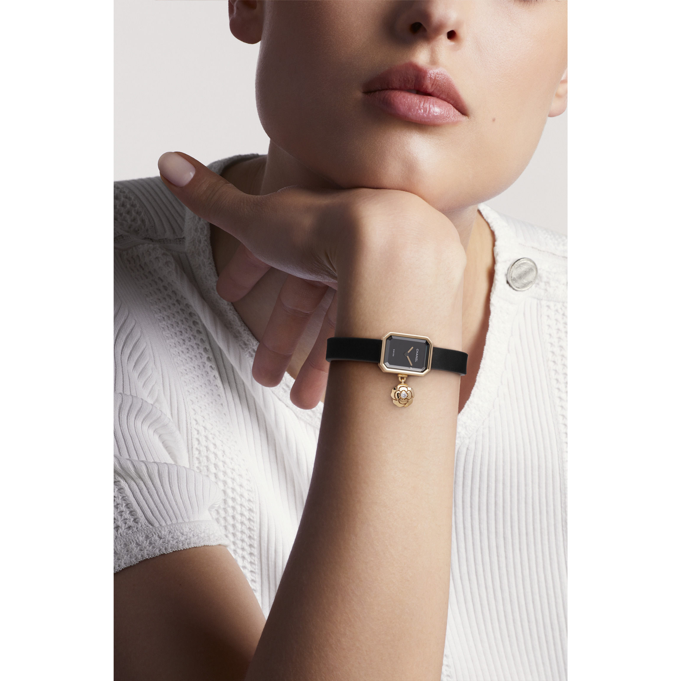 Première Extrait de Camélia Watch 2