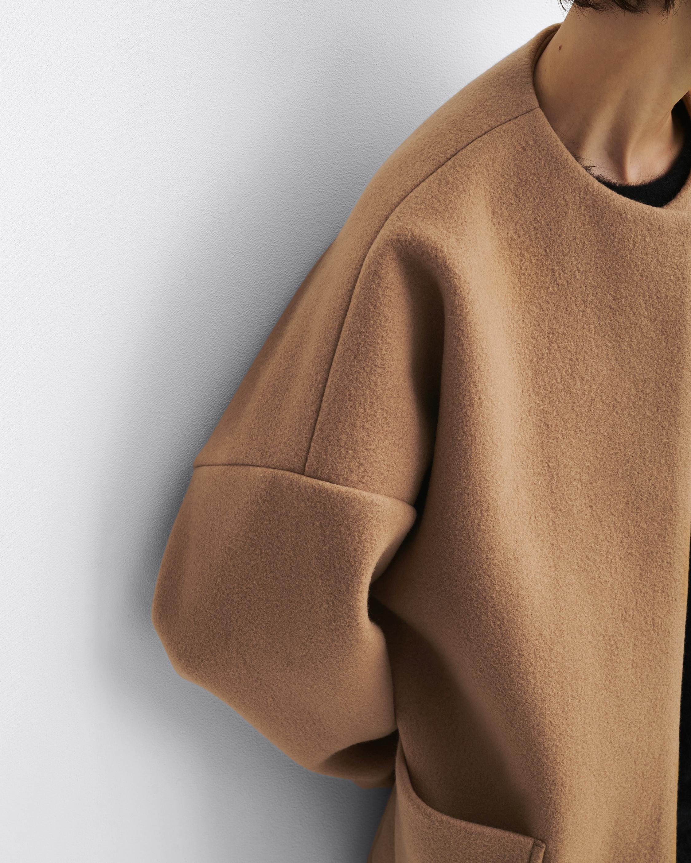 Poppy Wool Jacket
Relaxed Fit - 6
