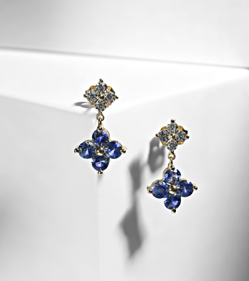 Luckiest Clover 10kt gold earrings with sapphire and diamond 5