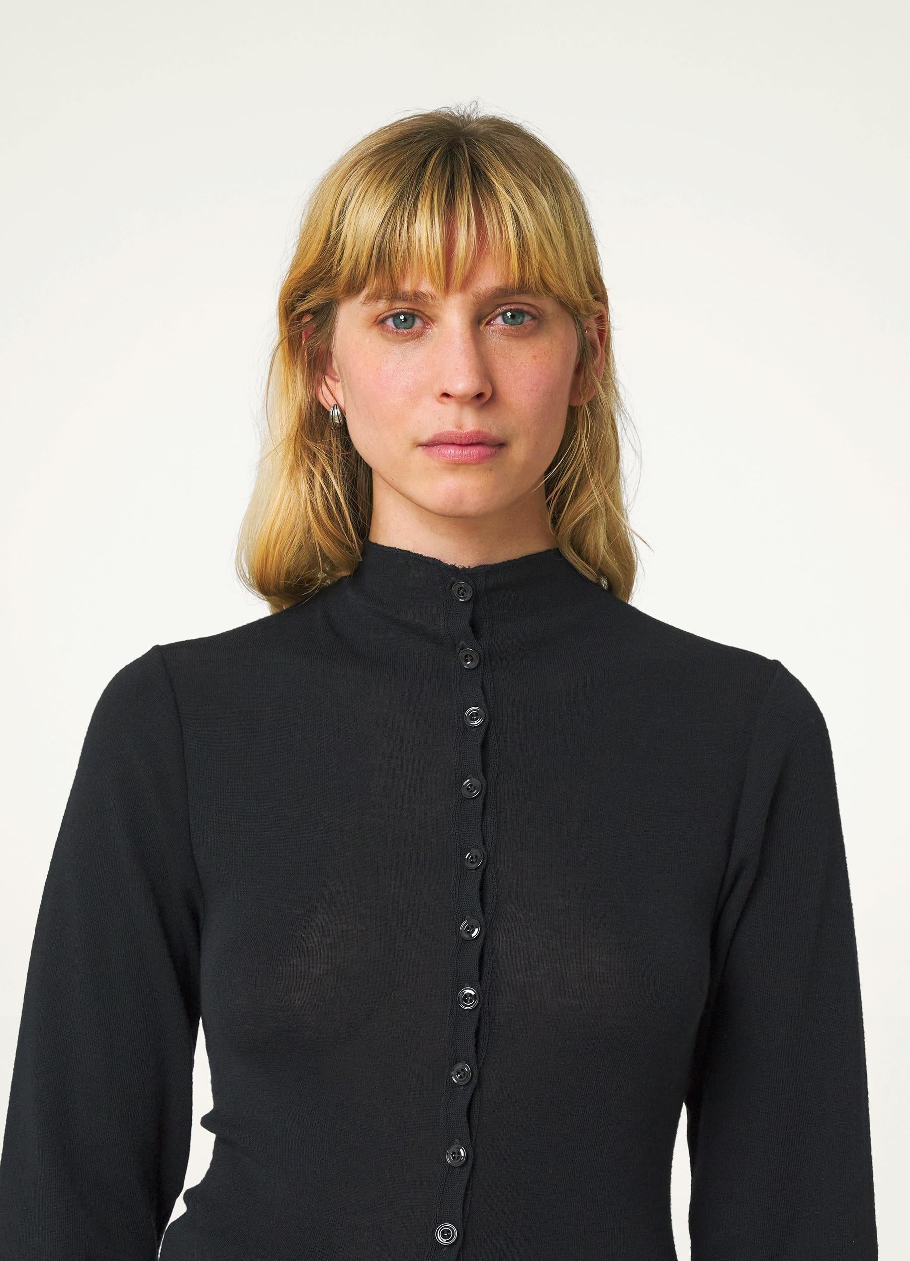 FITTED SEAMLESS CARDIGAN - 4