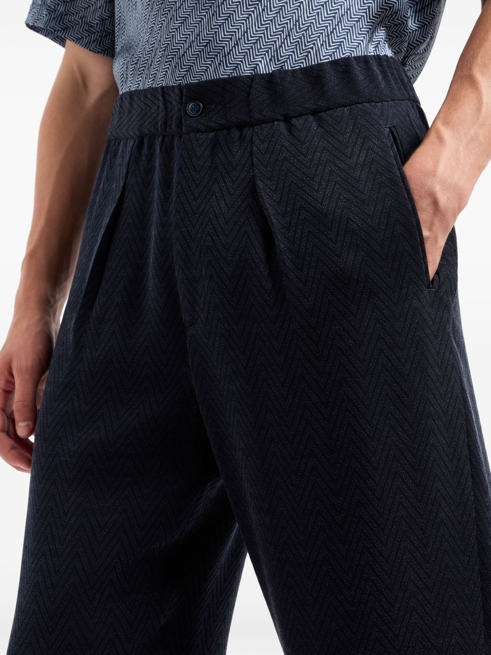 zigzag-pattern trousers - 5