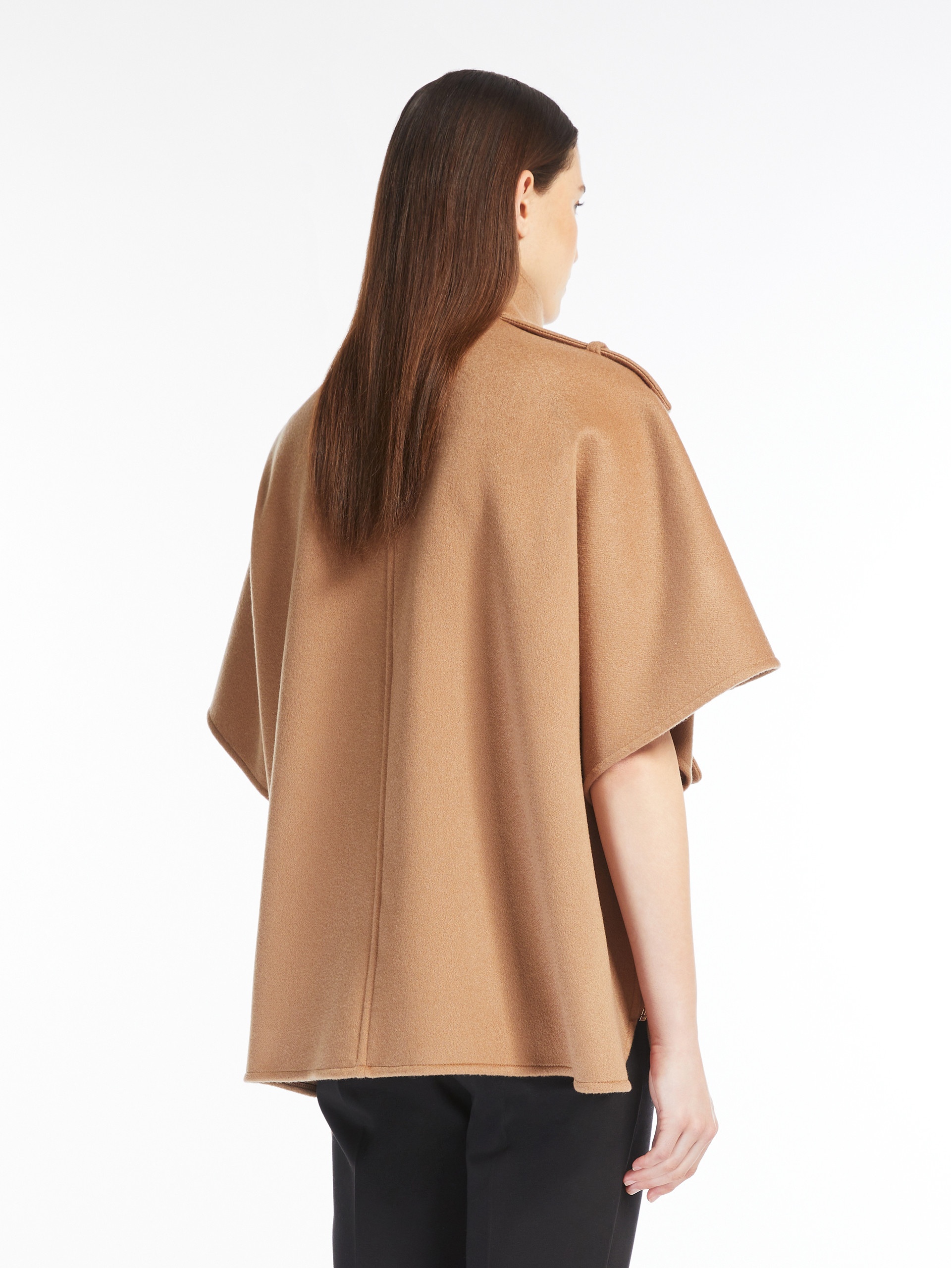 VENERE Lightweight cashmere cape 4