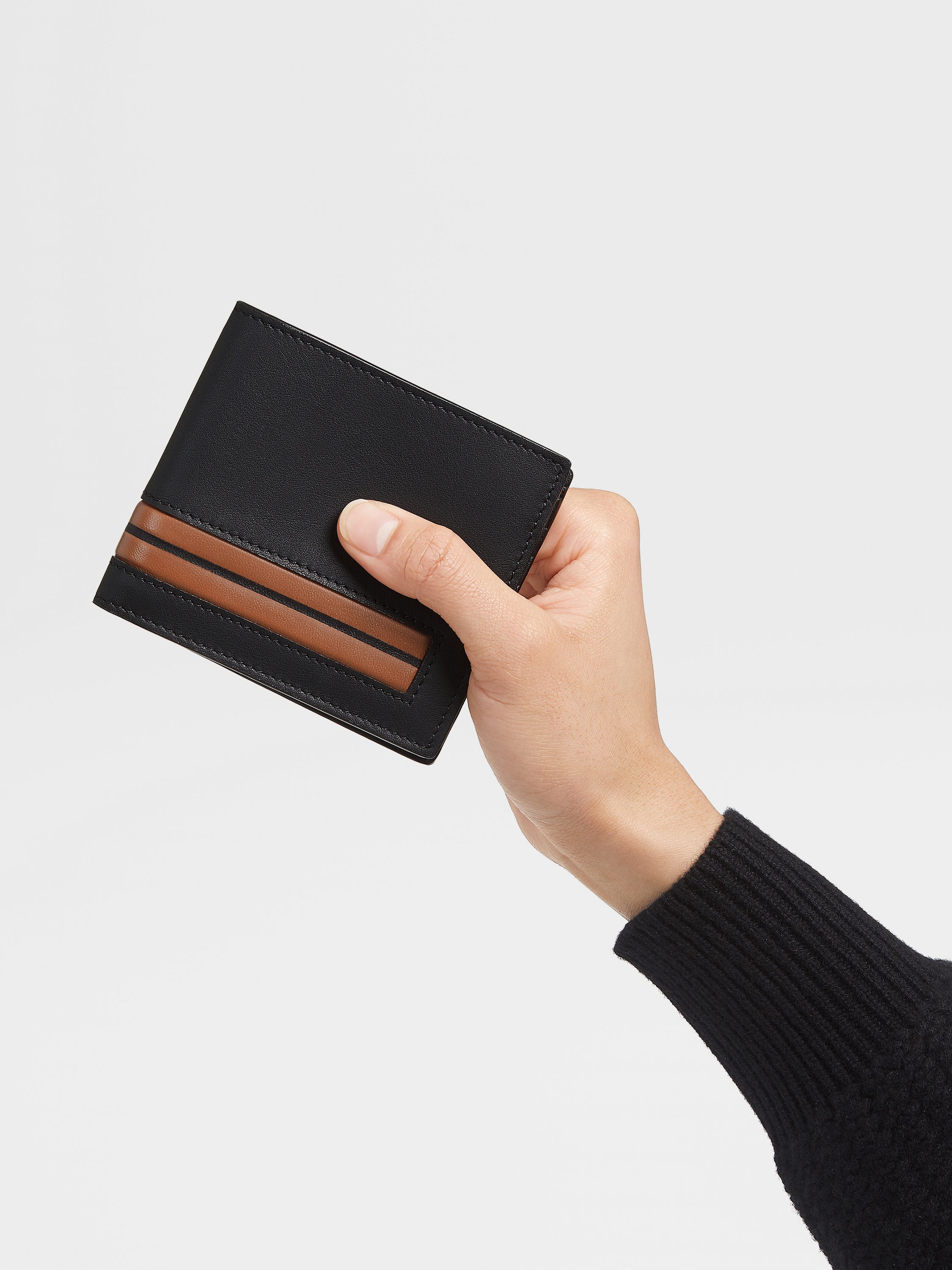 BLACK LEATHER BILLFOLD WALLET - 4