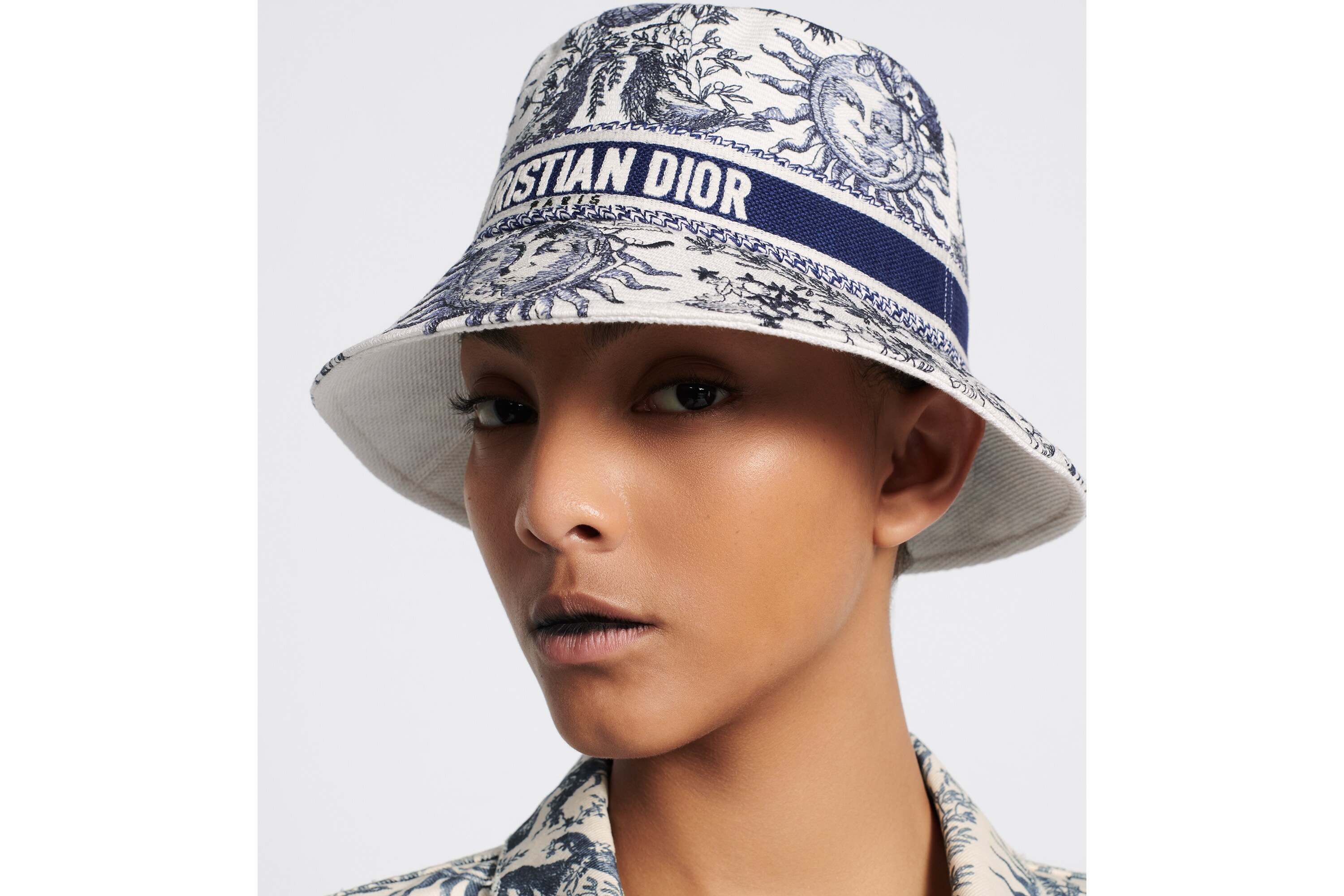 D-Bobby Toile de Jouy Soleil Small Brim Bucket Hat - 3