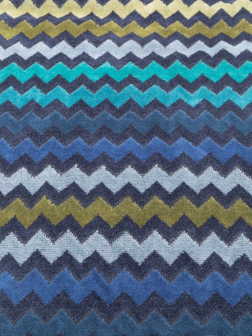 Warner zigzag pattern bath towel - 2