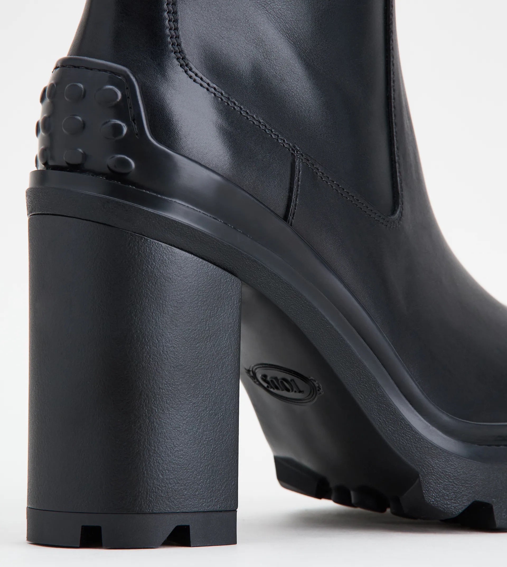 ANKLE BOOTS IN LEATHER - BLACK - 7