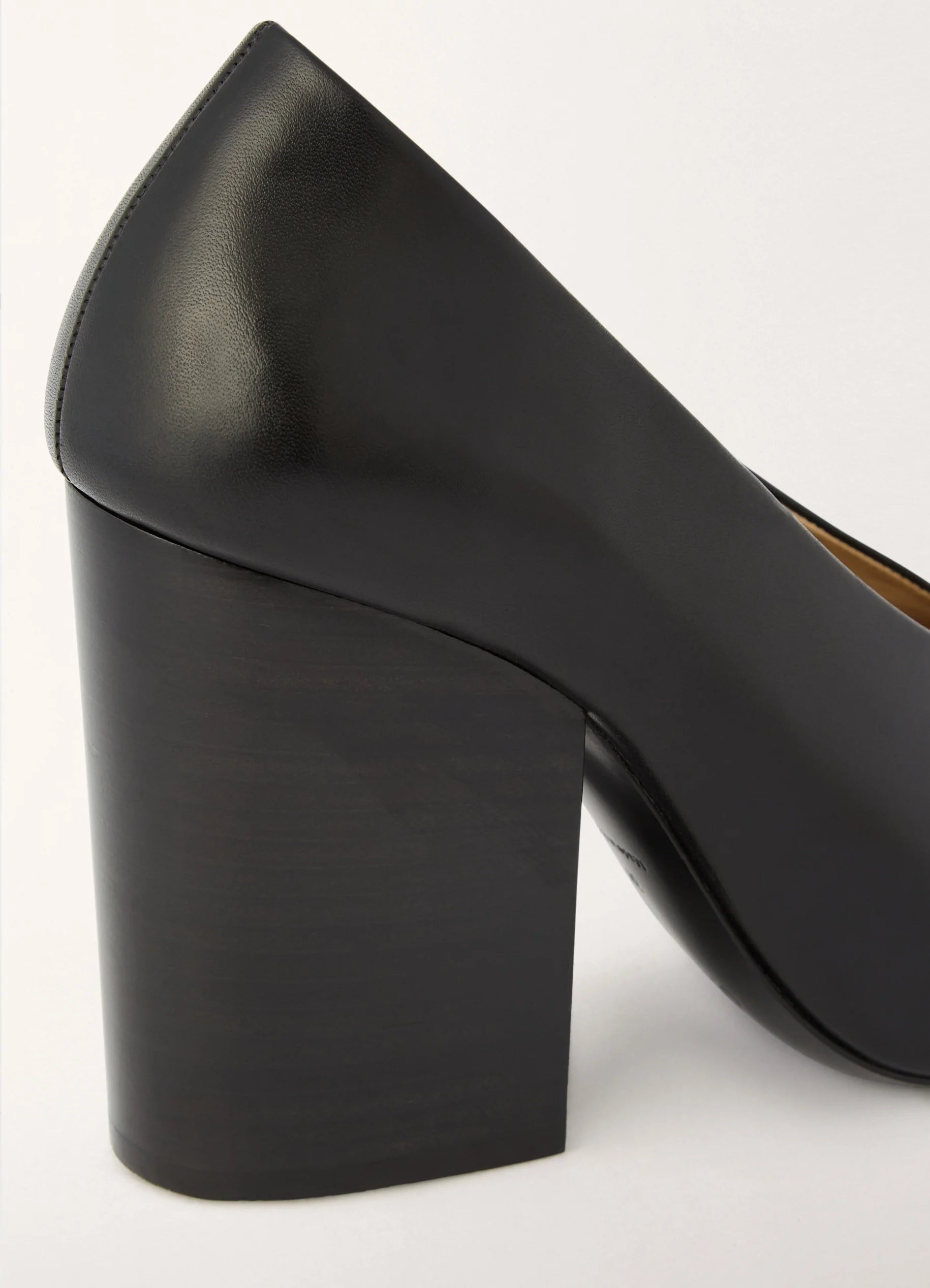 HEELED PUMPS
VEGETAL TANNED LEATHER - 4