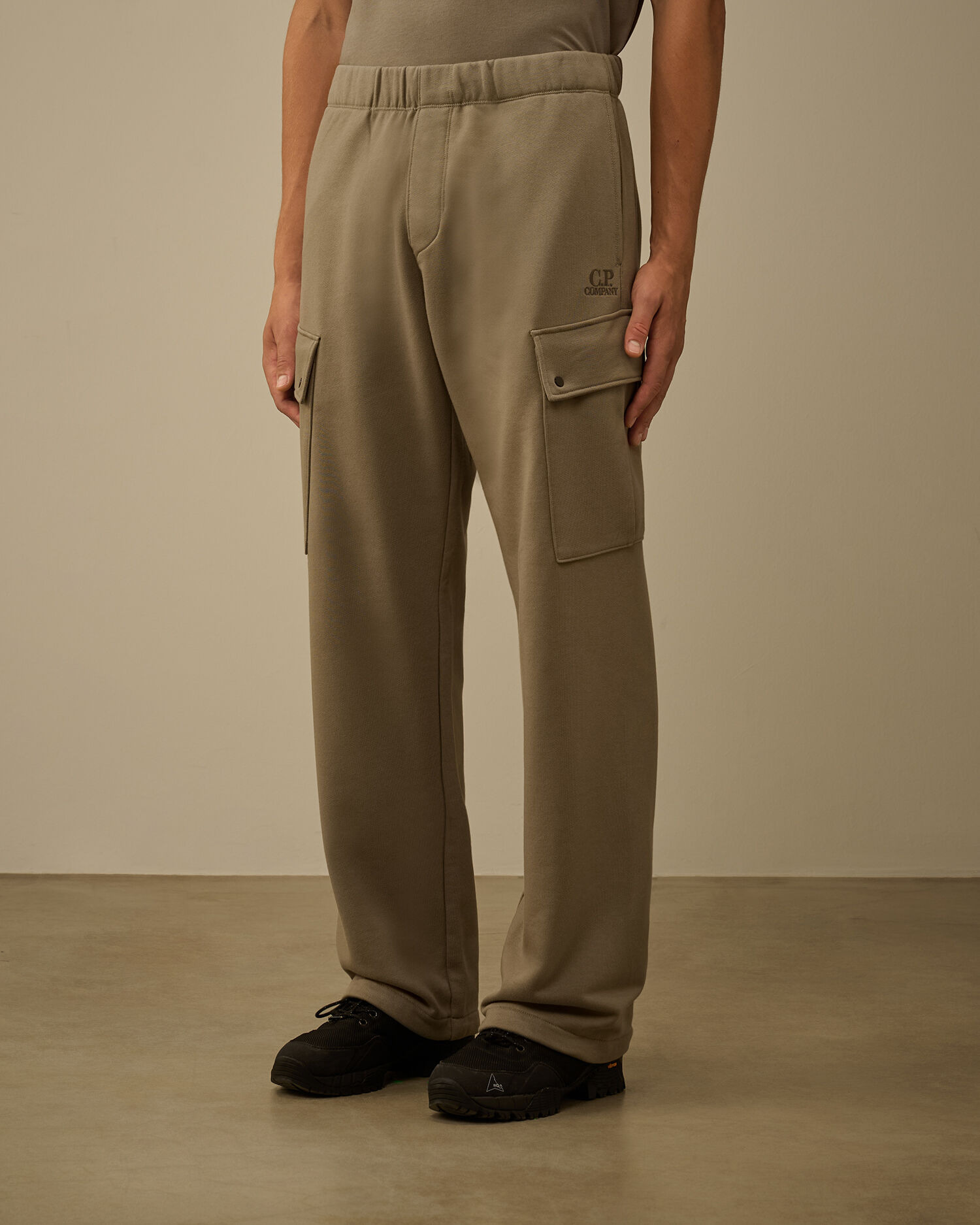 Diagonal Raised Fleece Cargo Sweatpants - 3