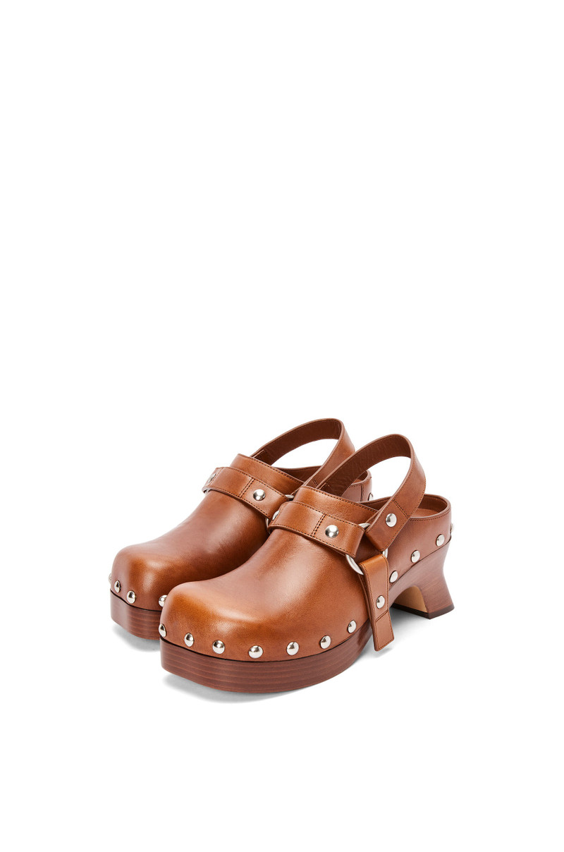 Loewe Tacha clog in vegetal calfskin outlook